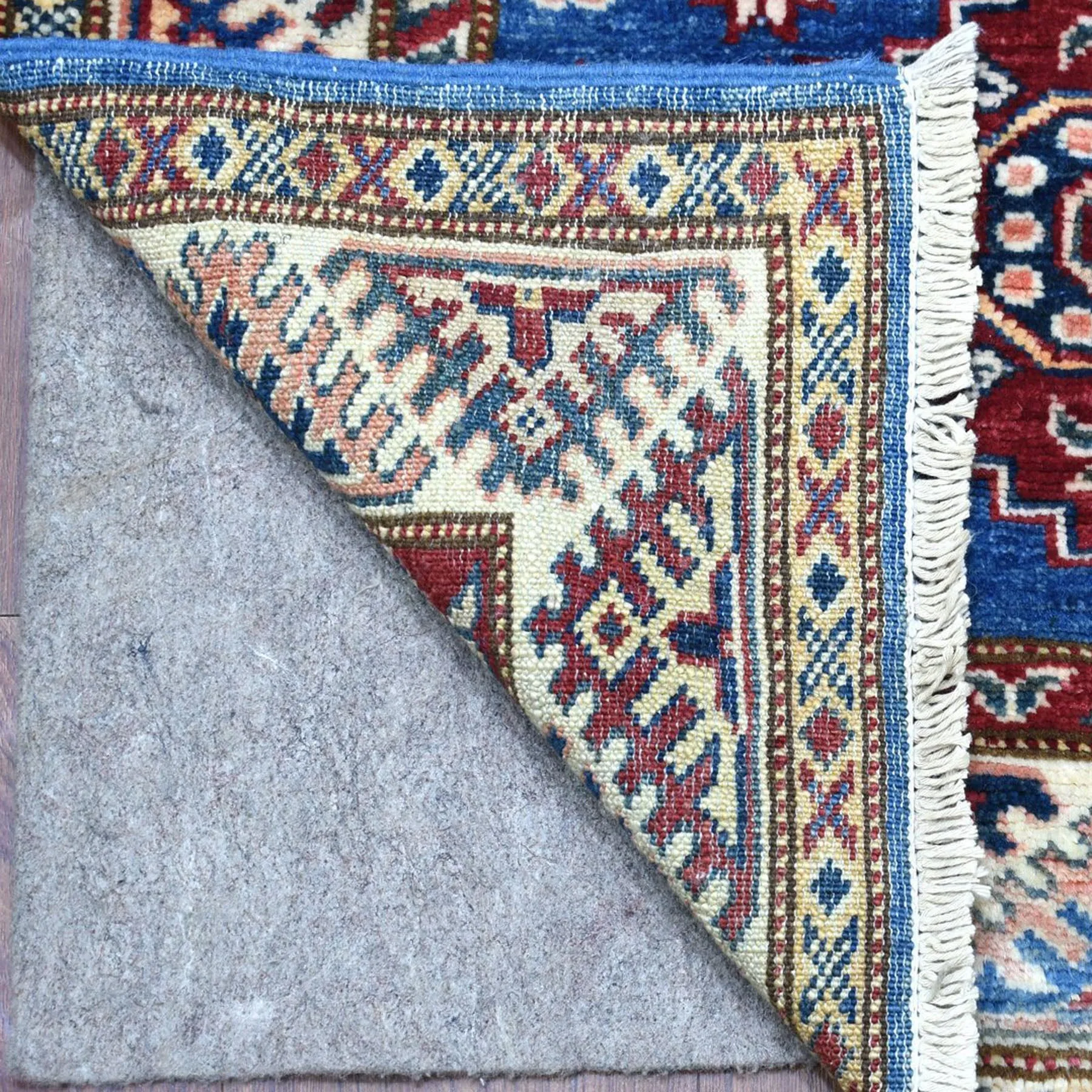 Fine Hand-Knotted Caucasian Kazak Design Handmade Wool Rug (Size 2.8. X 3.10) Cwral-8907