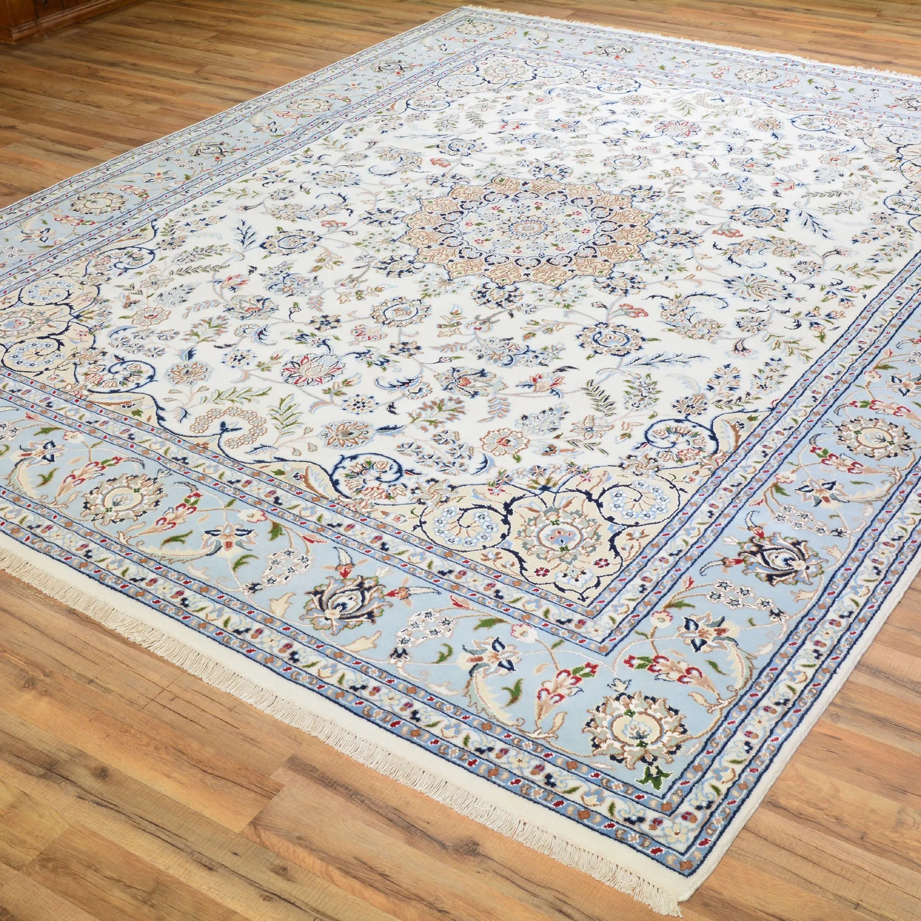 Fine Traditional Nain Design Hand-Knotted Wool Silk Handmade Rug (Size 8.2 X 10.0) Cwral-7497