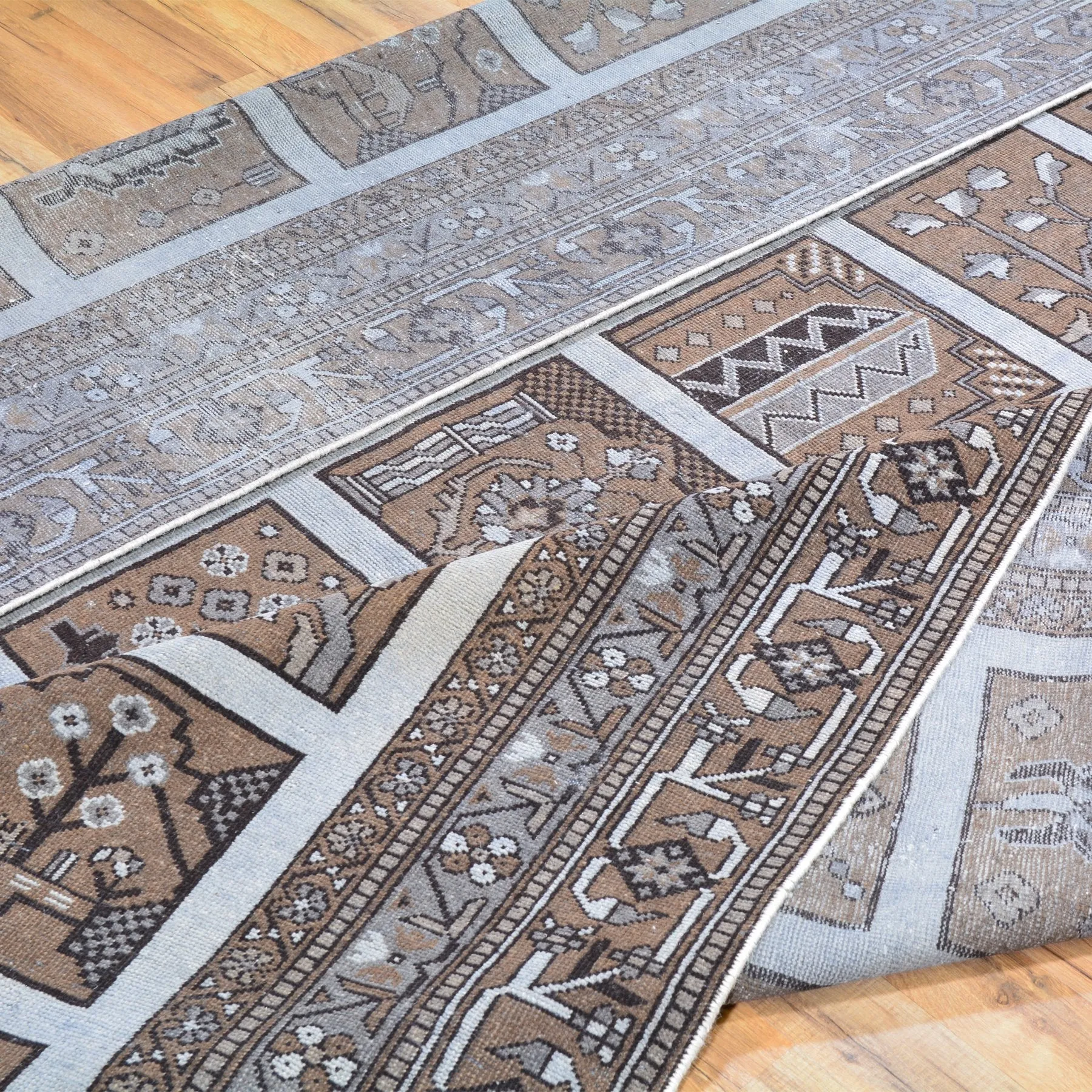 Hand-Knotted  Bakhtyari Overdyed Handamde Wool Rug (Size 9.4 X 12.5) Brrsf-1194