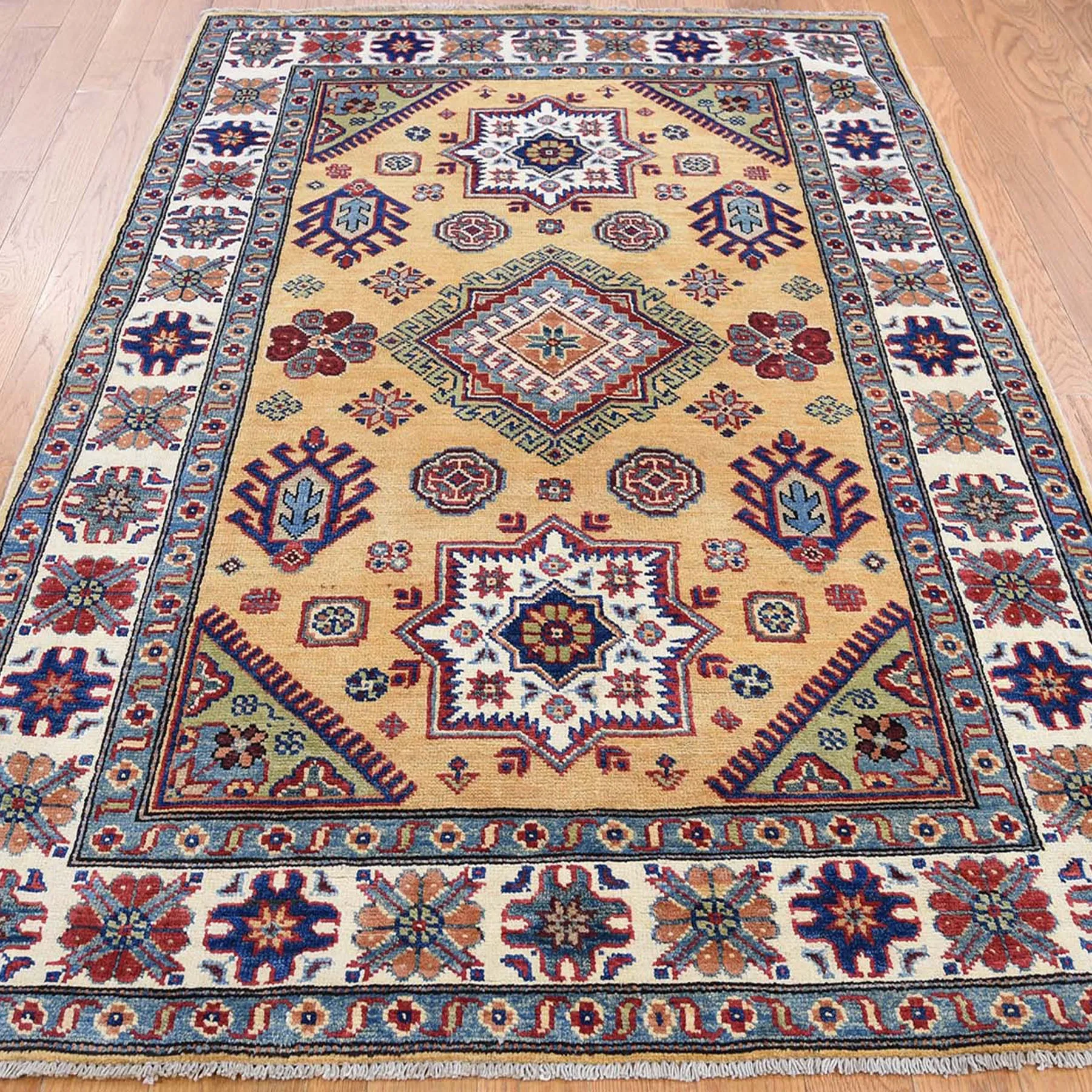 Hand-Knotted Caucasian Design Kazak Wool Handmade Rug (Size 4.2 X 5.6) Cwral-8877