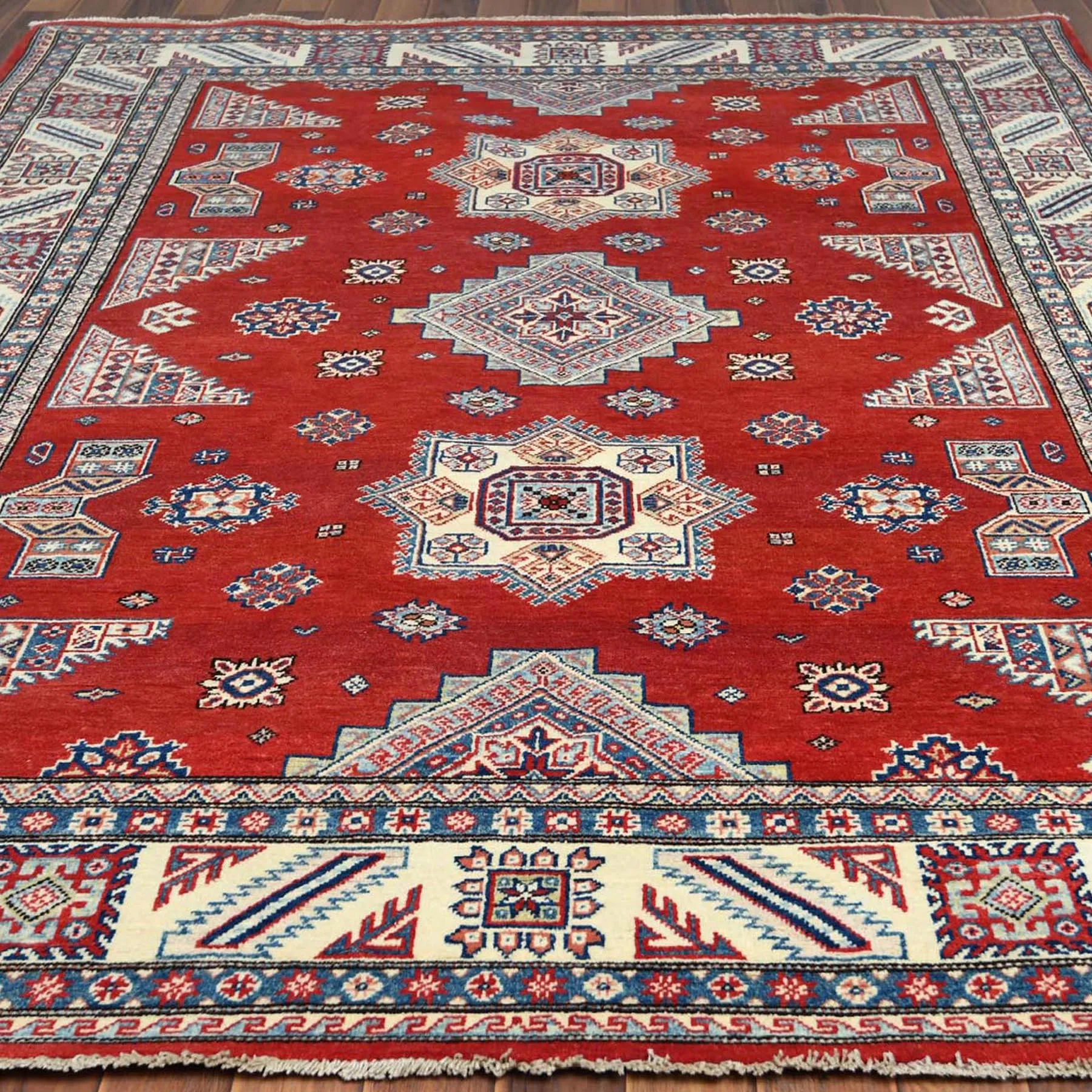 Hand-Knotted Caucasian Design Kazak Wool Handmade Rug (Size 6.0 X 8.8) Cwral-8583