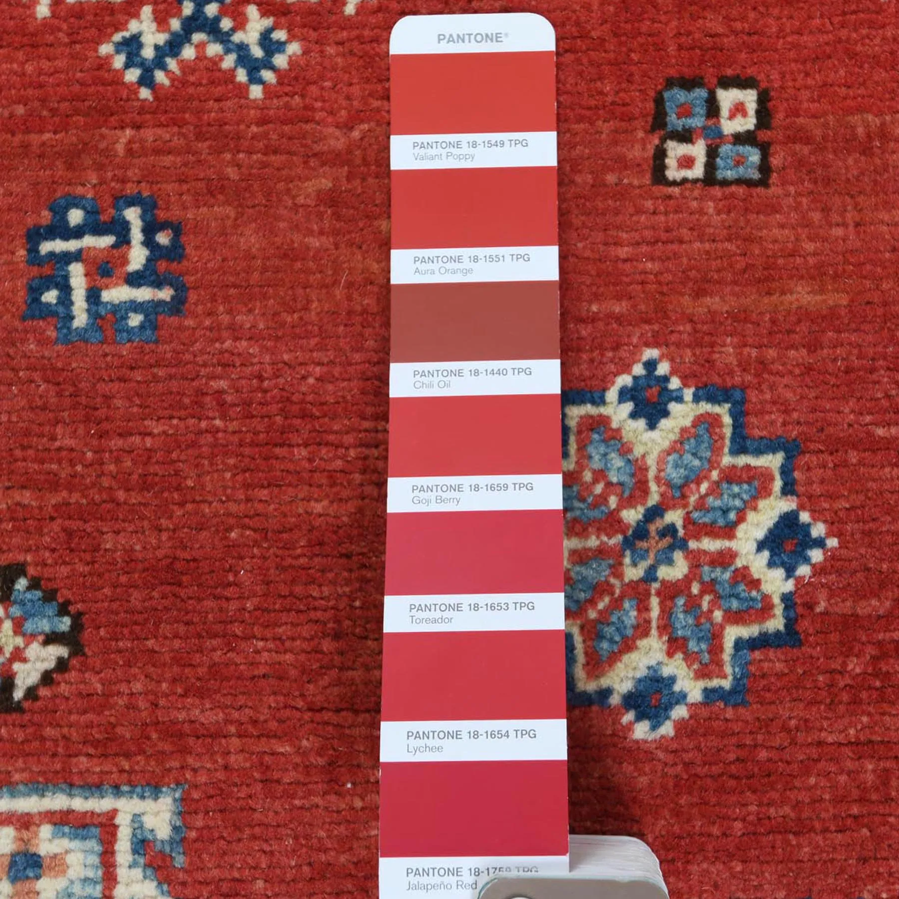 Hand-Knotted Caucasian Design Kazak Wool Handmade Rug (Size 6.0 X 8.8) Cwral-8583