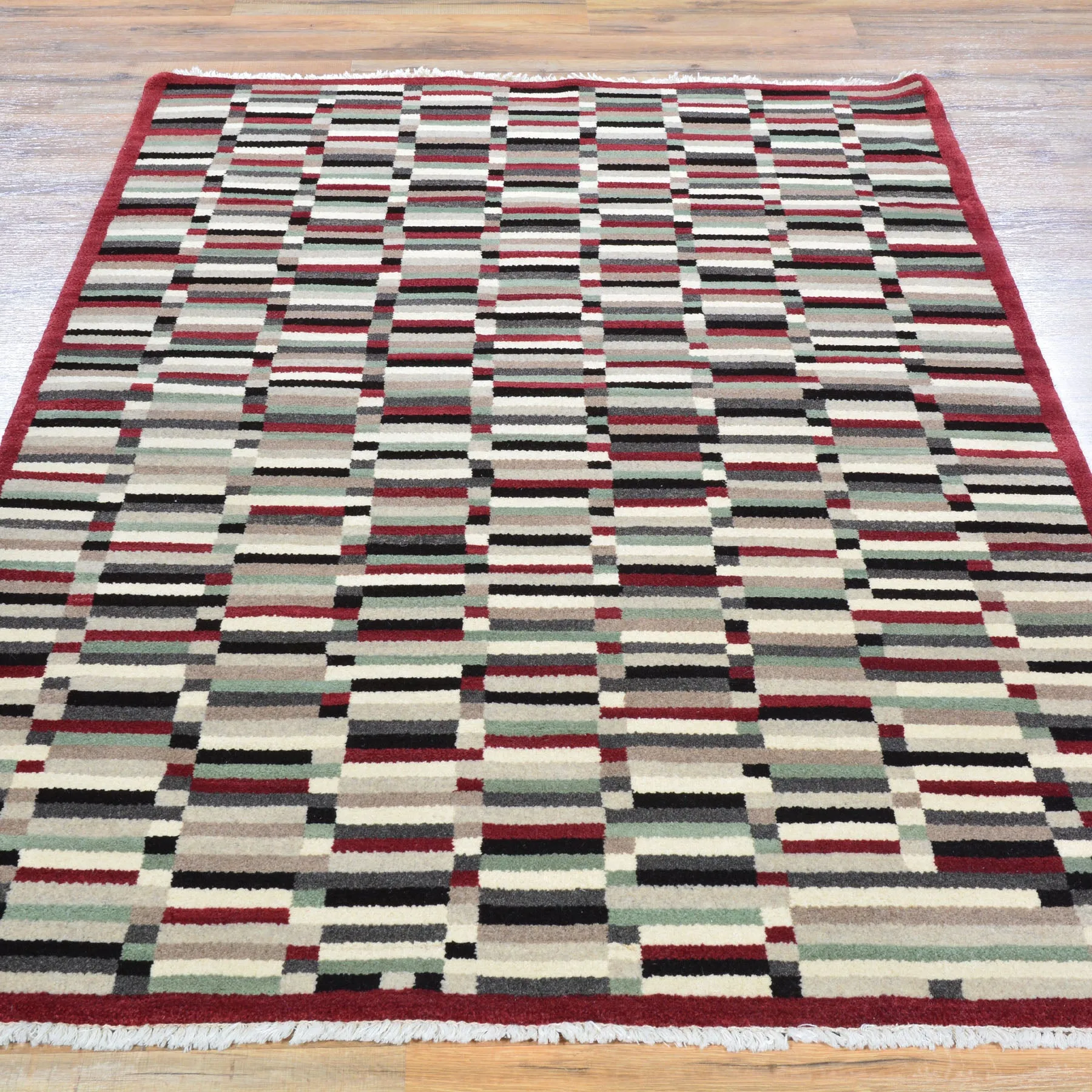 Hand-Knotted Modern Gabbeh Design Handmade Wool Rug (Size 3.11 X 5.11) Cwral-6669