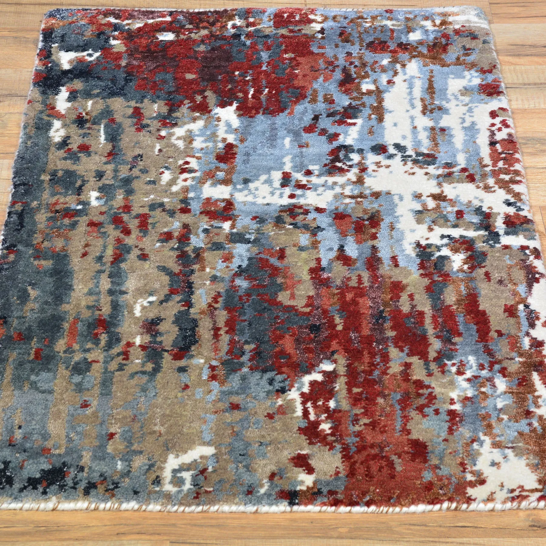 Hand-Knotted Oriental Modern Design Handmade Wool & Silk  Rug (Size 2.0 X 2.11) Cwral-7890