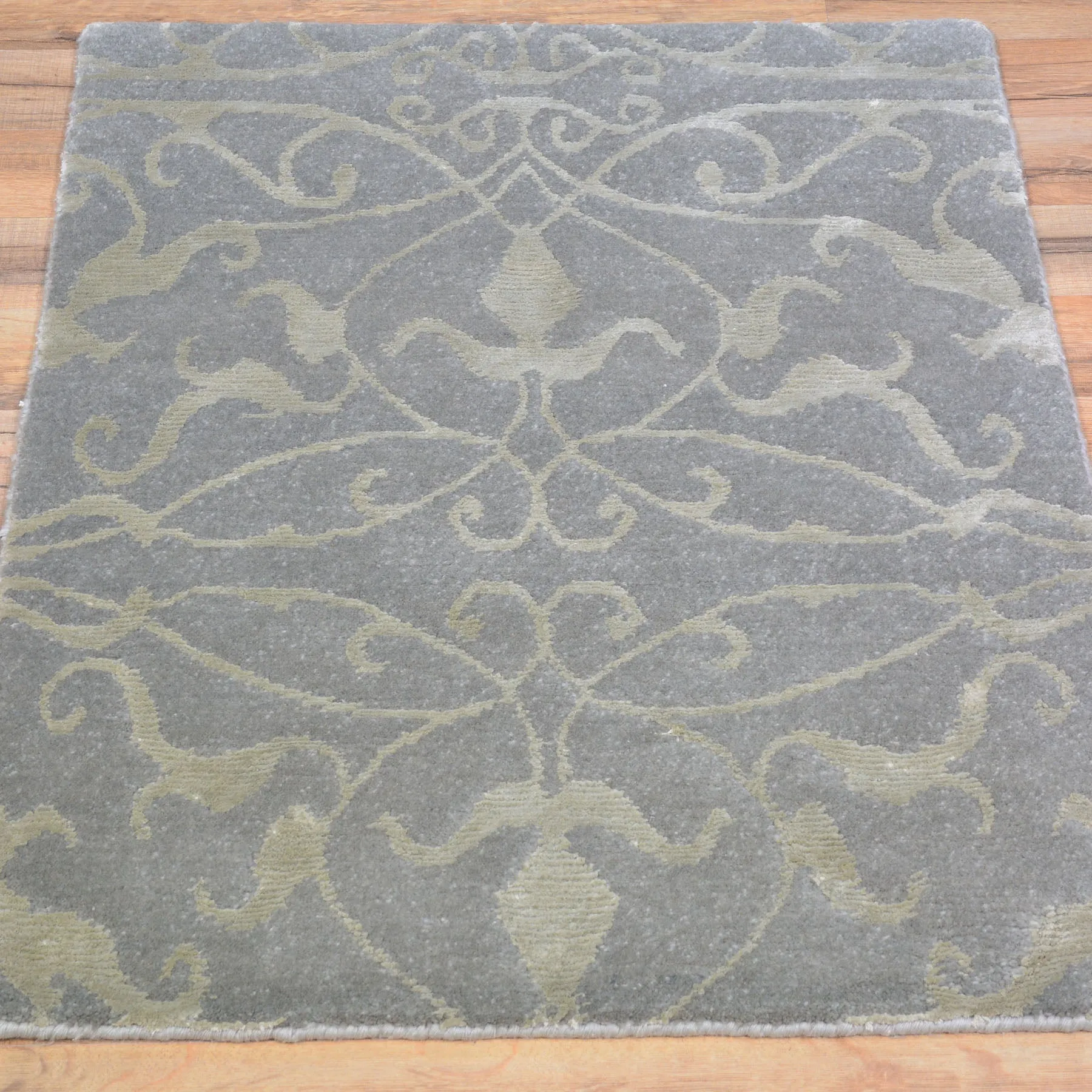 Hand-Knotted Oriental Modern Design Handmade Wool & Silk  Rug (Size 2.0 X 2.11) Cwral-8418
