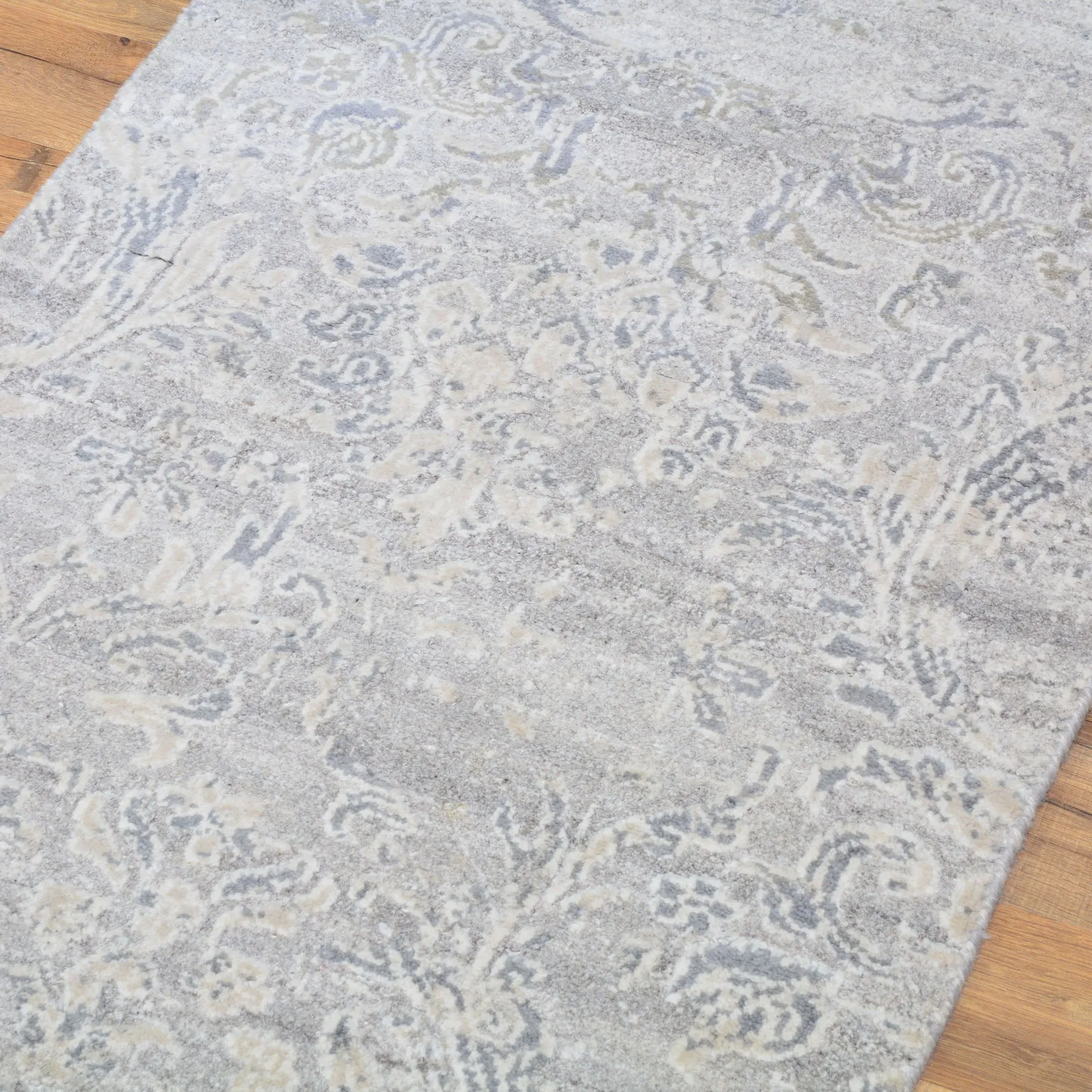 Hand-Knotted Oriental Modern Design Handmade Wool & Silk  Rug (Size 2.0 X 2.11) Cwral-8433