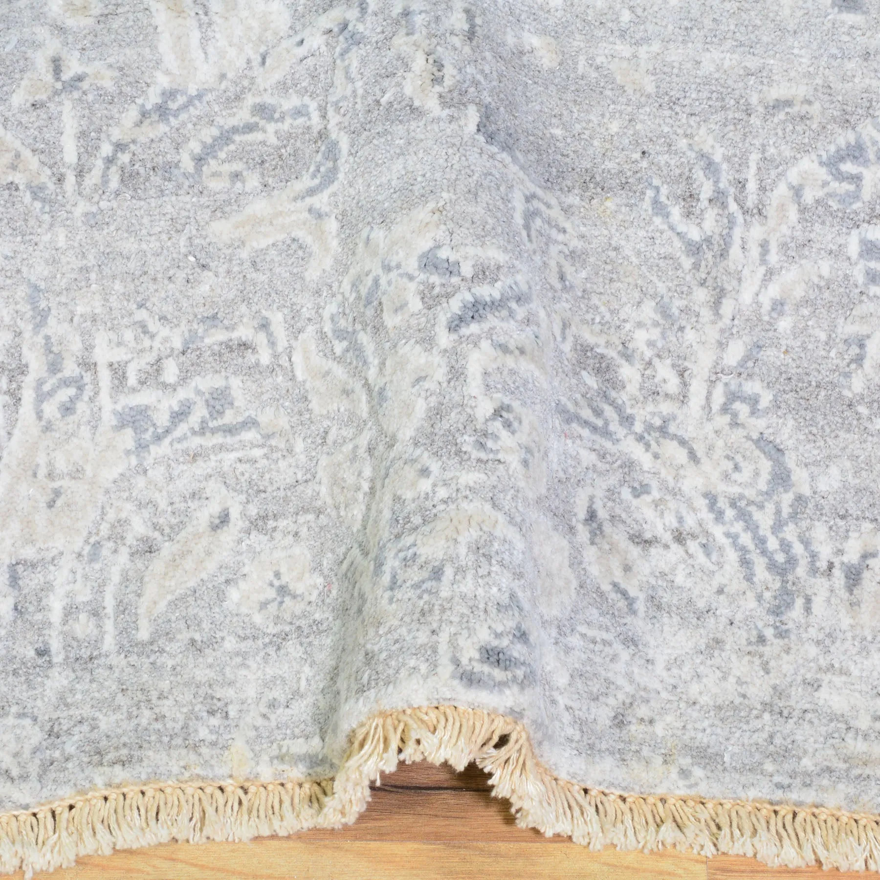 Hand-Knotted Oriental Modern Design Handmade Wool & Silk  Rug (Size 2.0 X 2.11) Cwral-8433