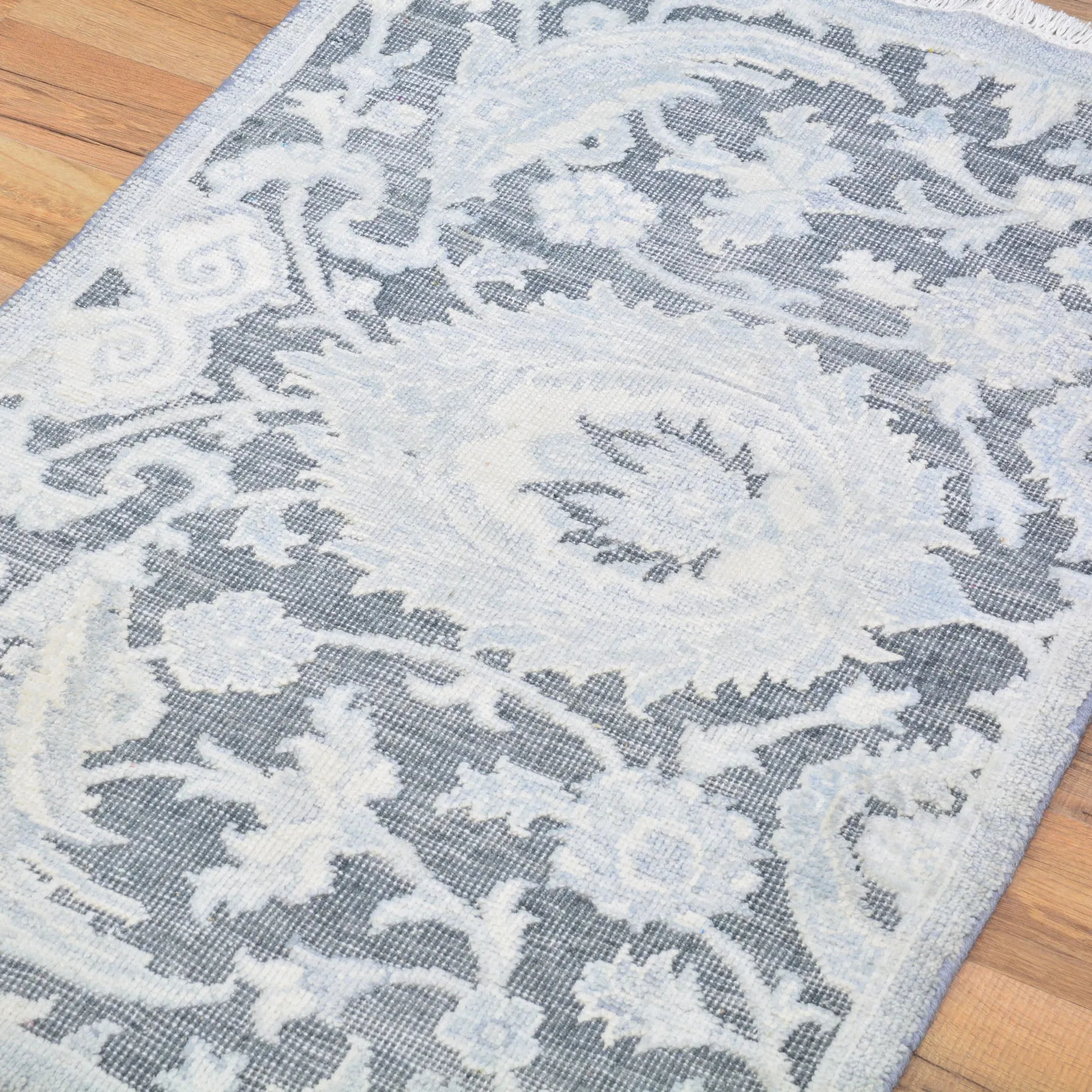 Hand-Knotted Oriental Modern Design Handmade Wool & Silk  Rug (Size 2.0 X 3.0) Cwral-8827