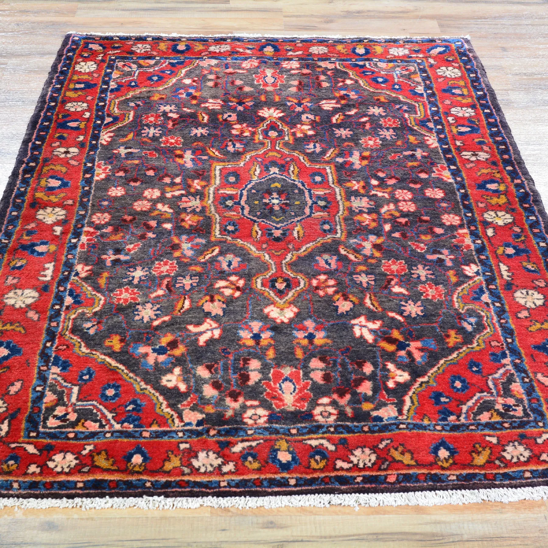 Hand-Knotted Oriental Persian Tribal Handmade Wool Rug (Size 3.9 X 5.9) Cwral-7923