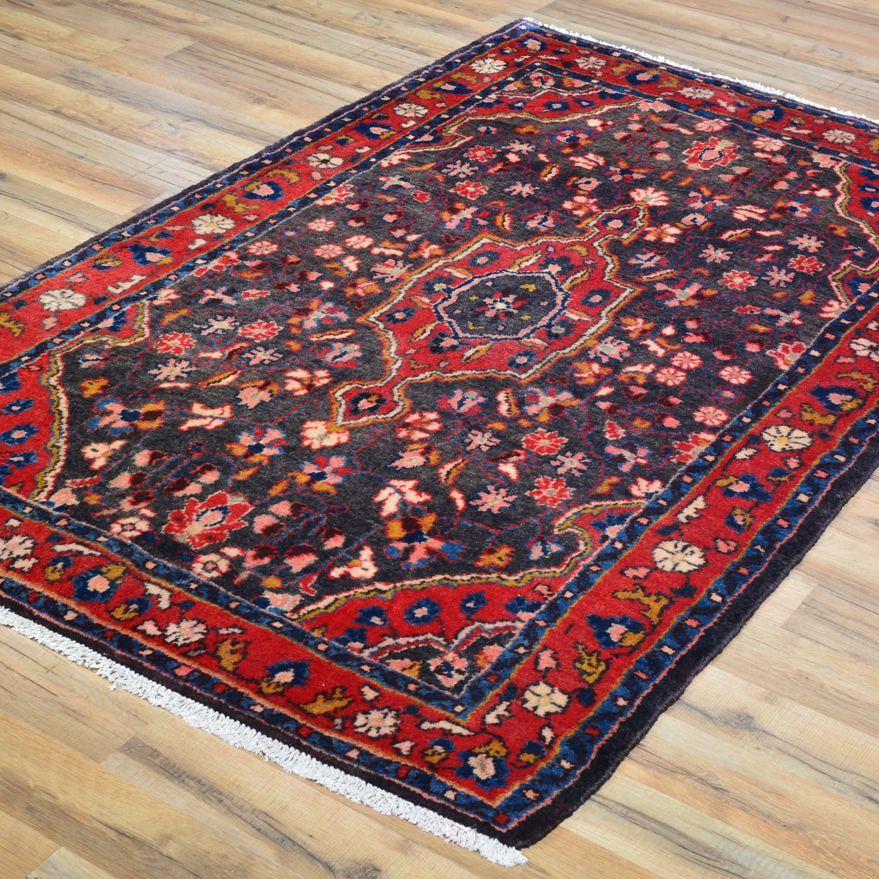Hand-Knotted Oriental Persian Tribal Handmade Wool Rug (Size 3.9 X 5.9) Cwral-7923