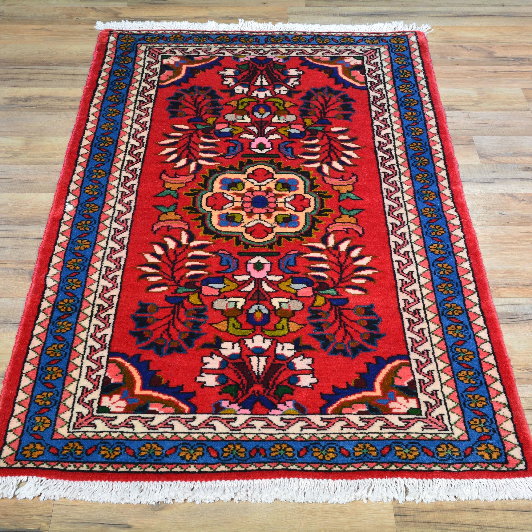 Hand-Knotted Oriental Persian Tribal Wool Rug (Size 2.6 X 4.3) Cwral-7812