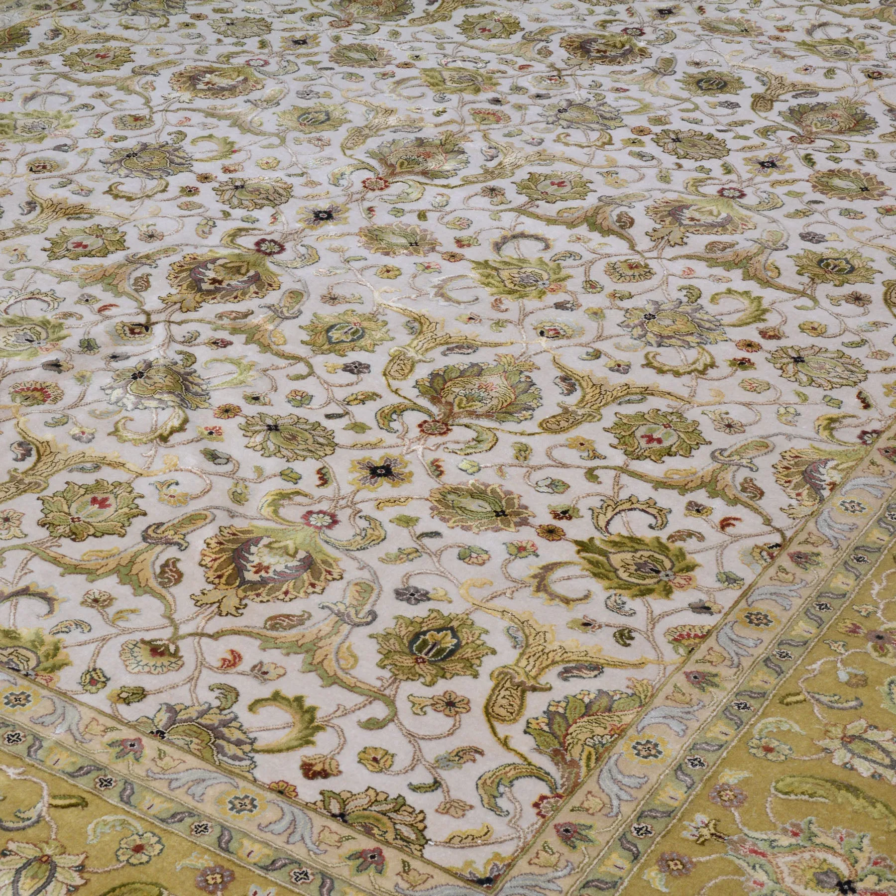 Hand-Knotted Oriental Traditional Design Handmade Silk and Wool Rug (Size 8.11 X 11.11) Cwral-10488