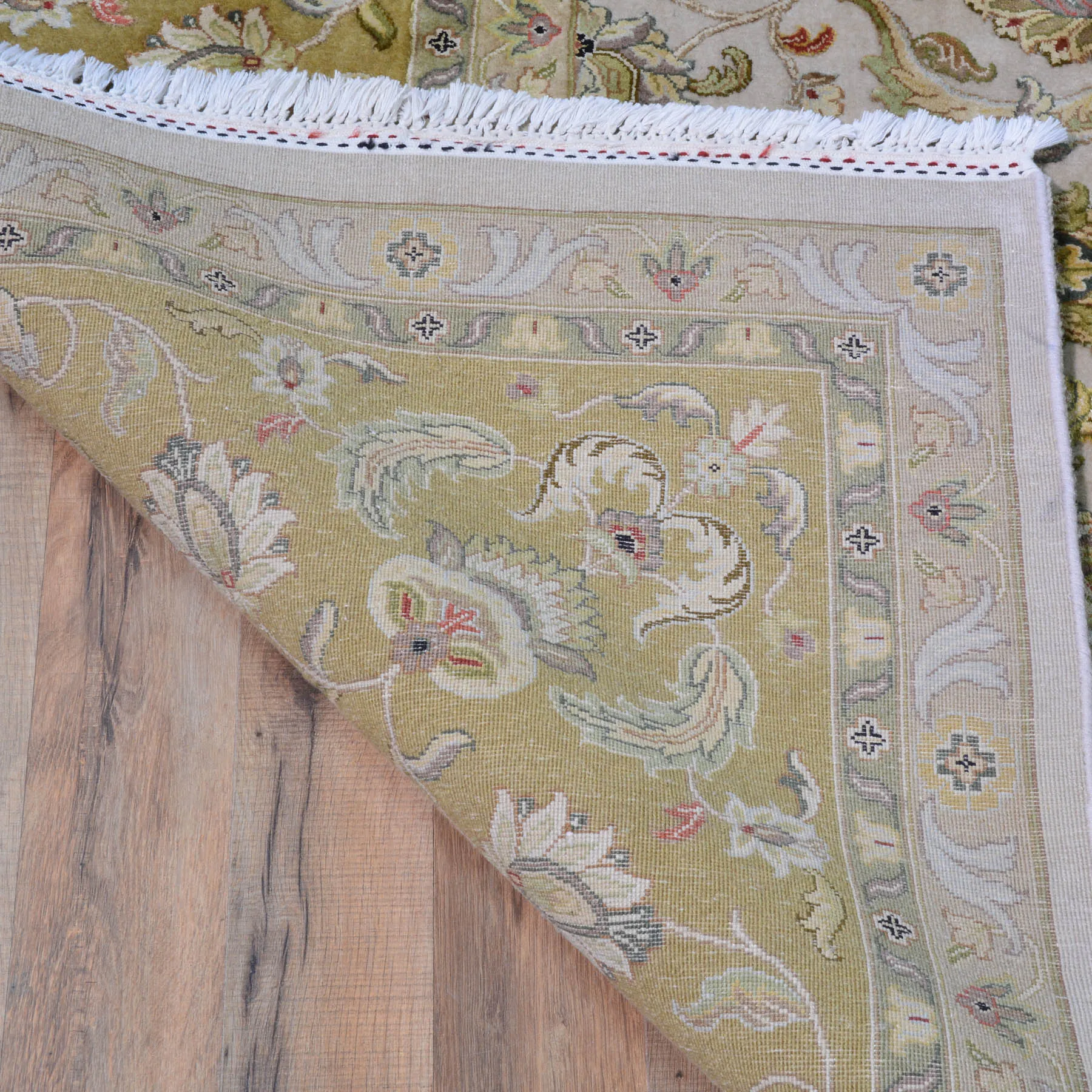 Hand-Knotted Oriental Traditional Design Handmade Silk and Wool Rug (Size 8.11 X 11.11) Cwral-10488