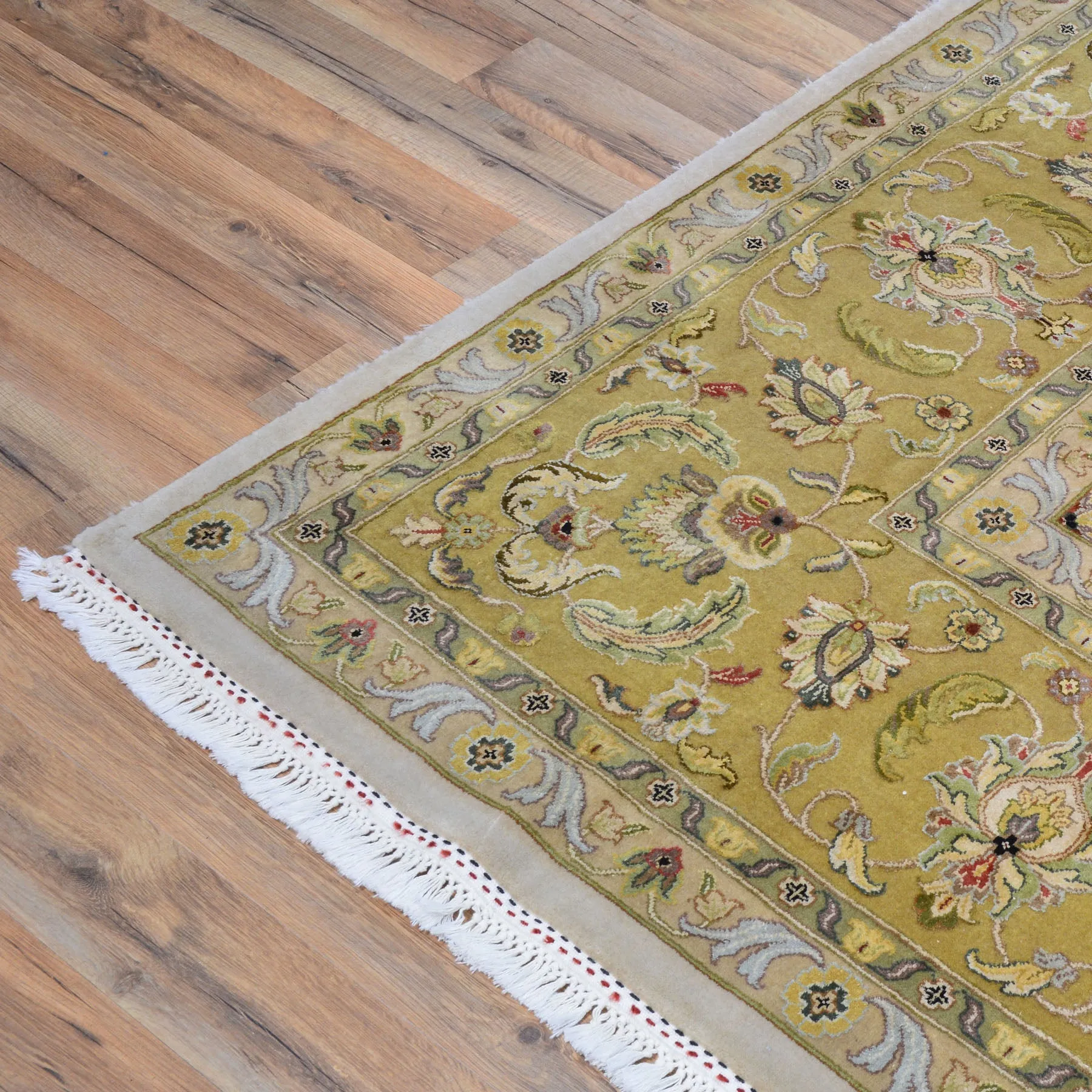 Hand-Knotted Oriental Traditional Design Handmade Silk and Wool Rug (Size 8.11 X 11.11) Cwral-10488