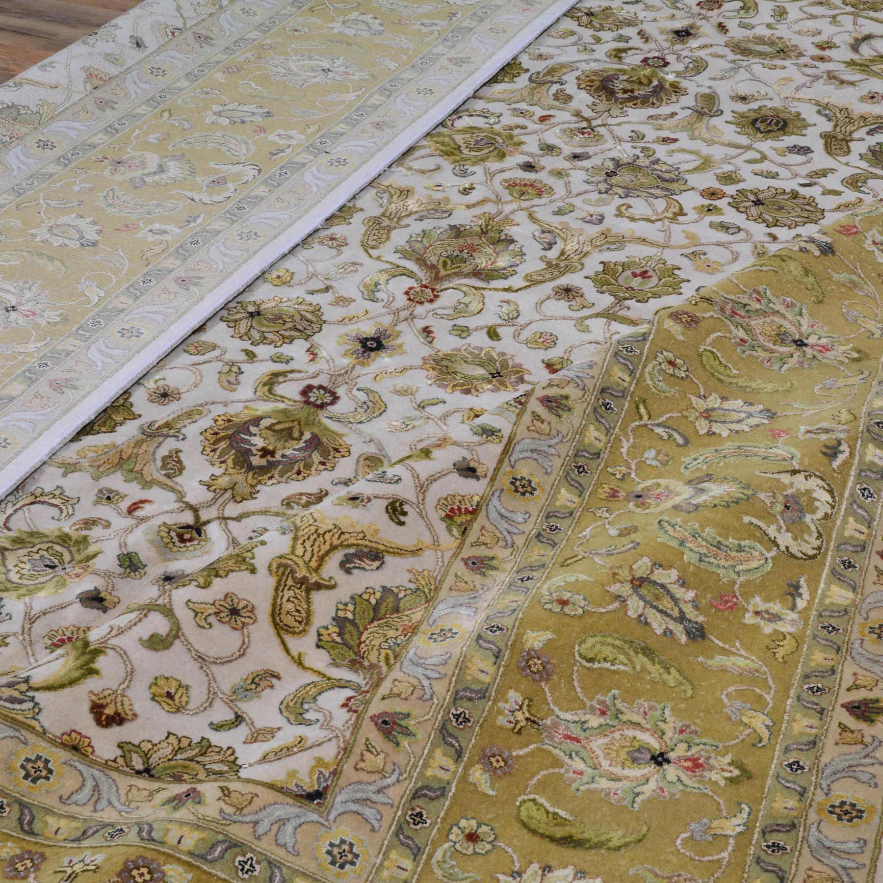 Hand-Knotted Oriental Traditional Design Handmade Silk and Wool Rug (Size 8.11 X 11.11) Cwral-10488