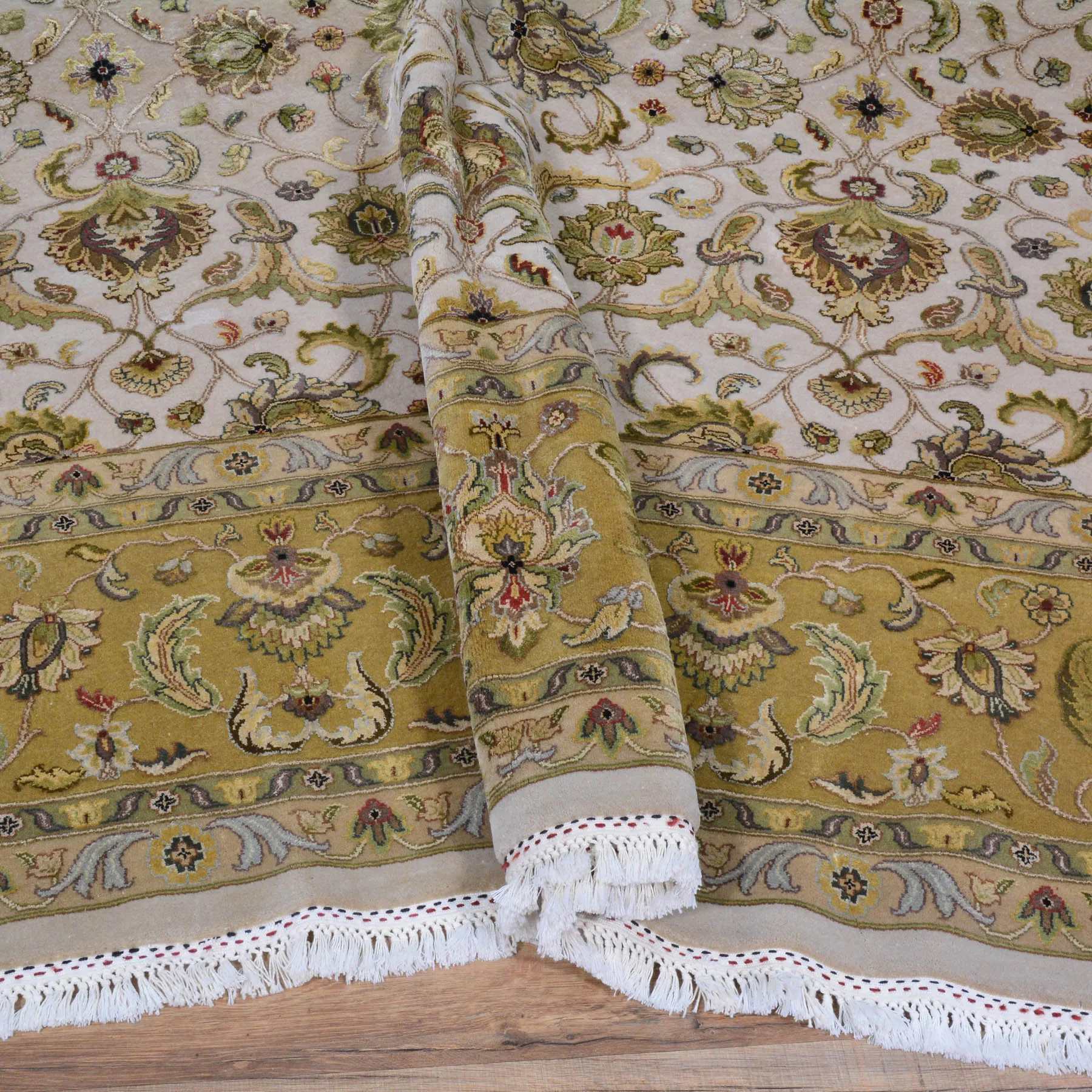 Hand-Knotted Oriental Traditional Design Handmade Silk and Wool Rug (Size 8.11 X 11.11) Cwral-10488