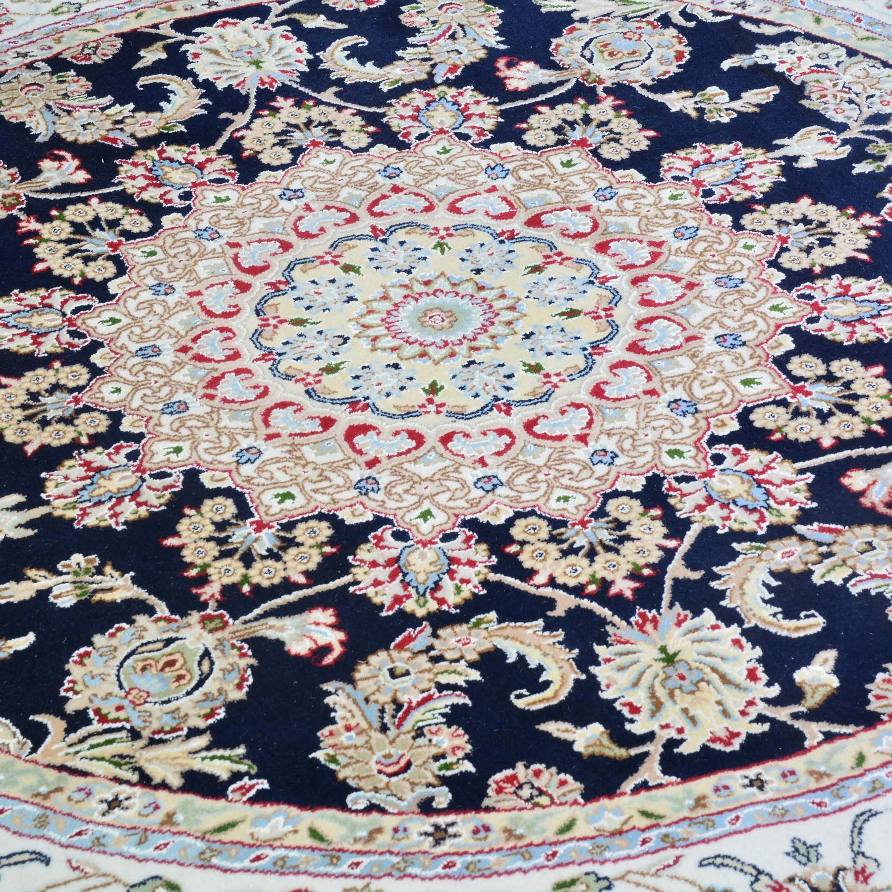 Hand-Knotted Oriental Wool & Silk Nain Design Handmade Round Rug (Size 6.0 X 6.0) Cwral-10536