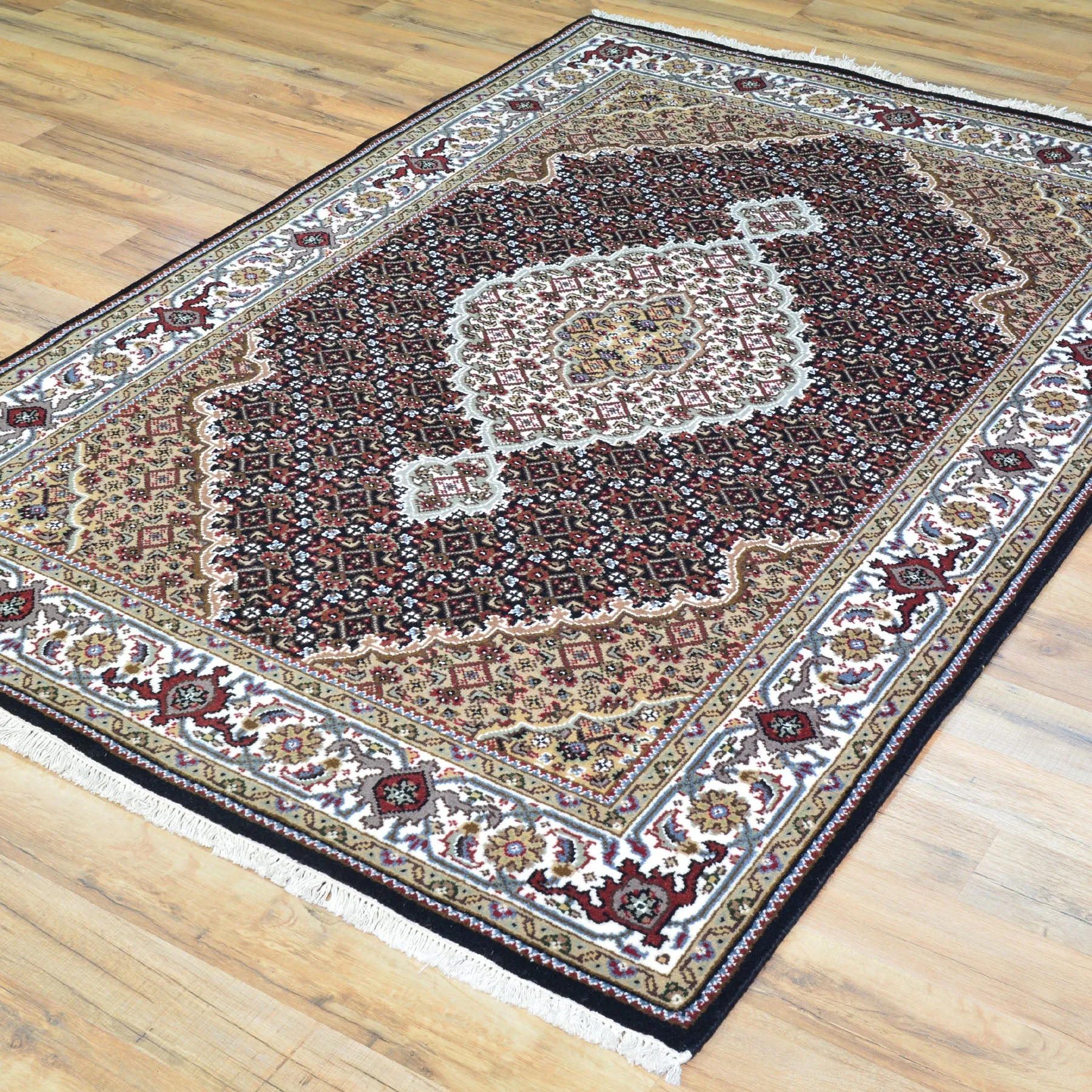 Hand-Knotted Oriental Wool Silk Indo Mahi Tabriz Rug (Size 4.0 X 6.0) Cwral-9087