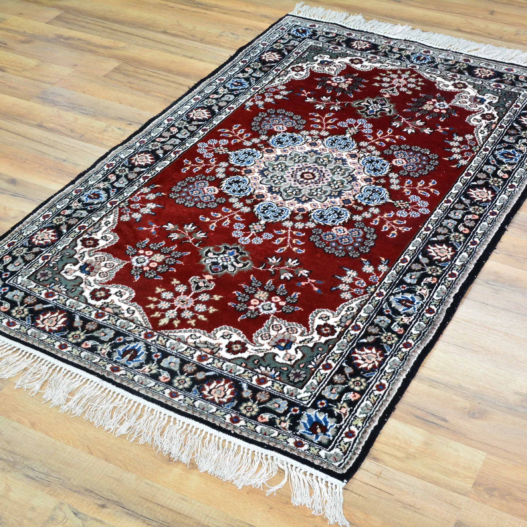 Hand Knotted Persian Design Art Silk Handmade Rug (Size 2.11 X 4.10) Cwral-8613