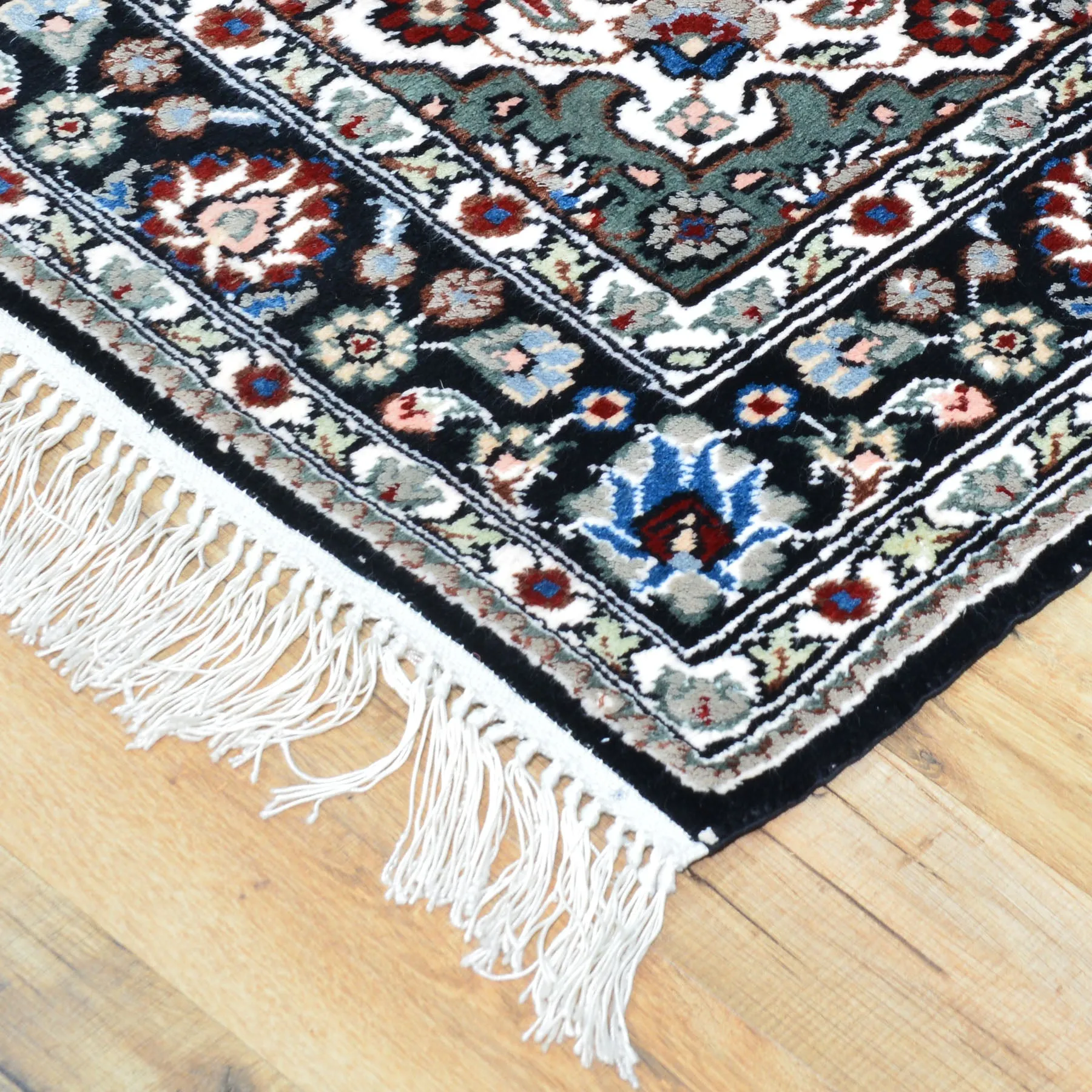 Hand Knotted Persian Design Art Silk Handmade Rug (Size 2.11 X 4.10) Cwral-8613