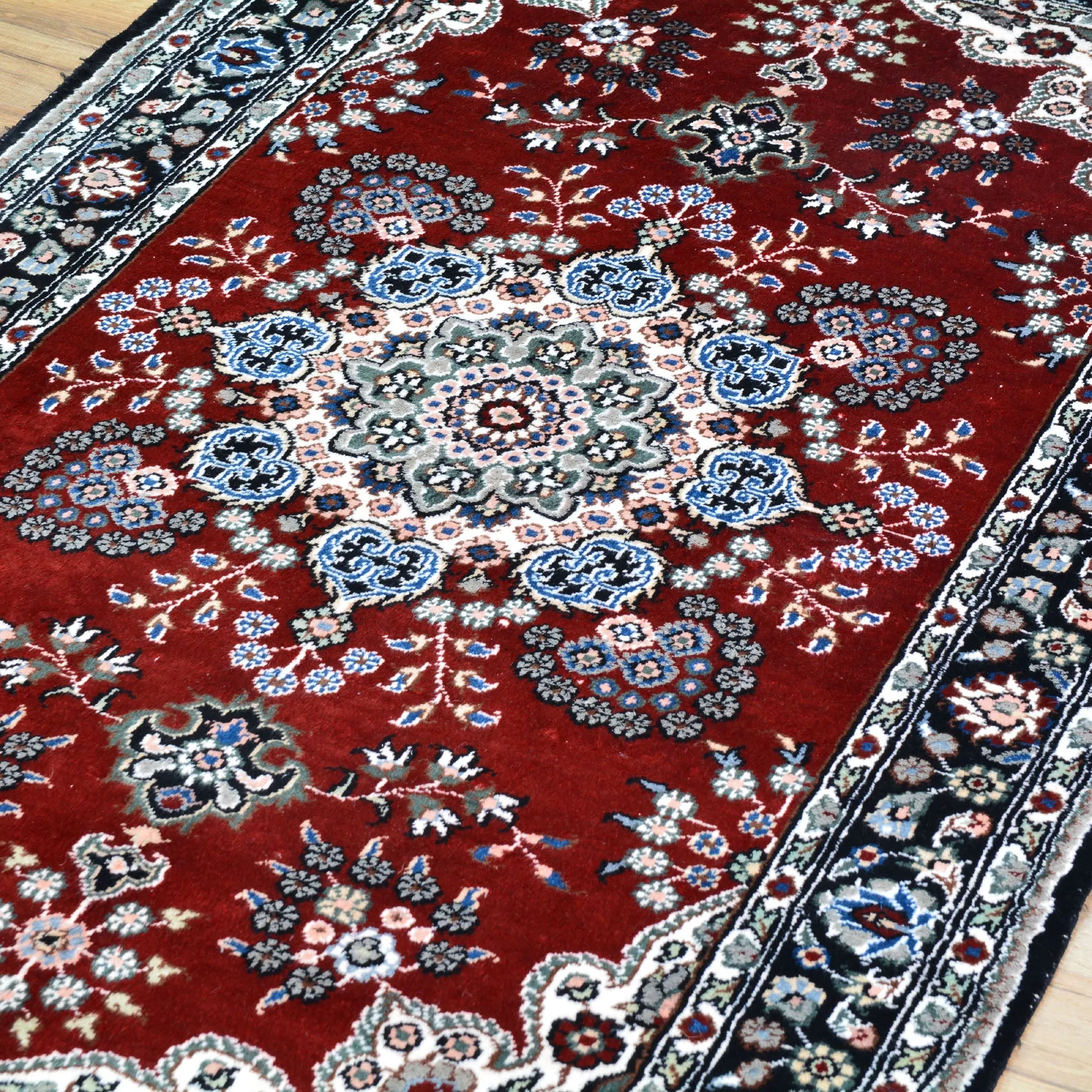 Hand Knotted Persian Design Art Silk Handmade Rug (Size 2.11 X 4.10) Cwral-8613