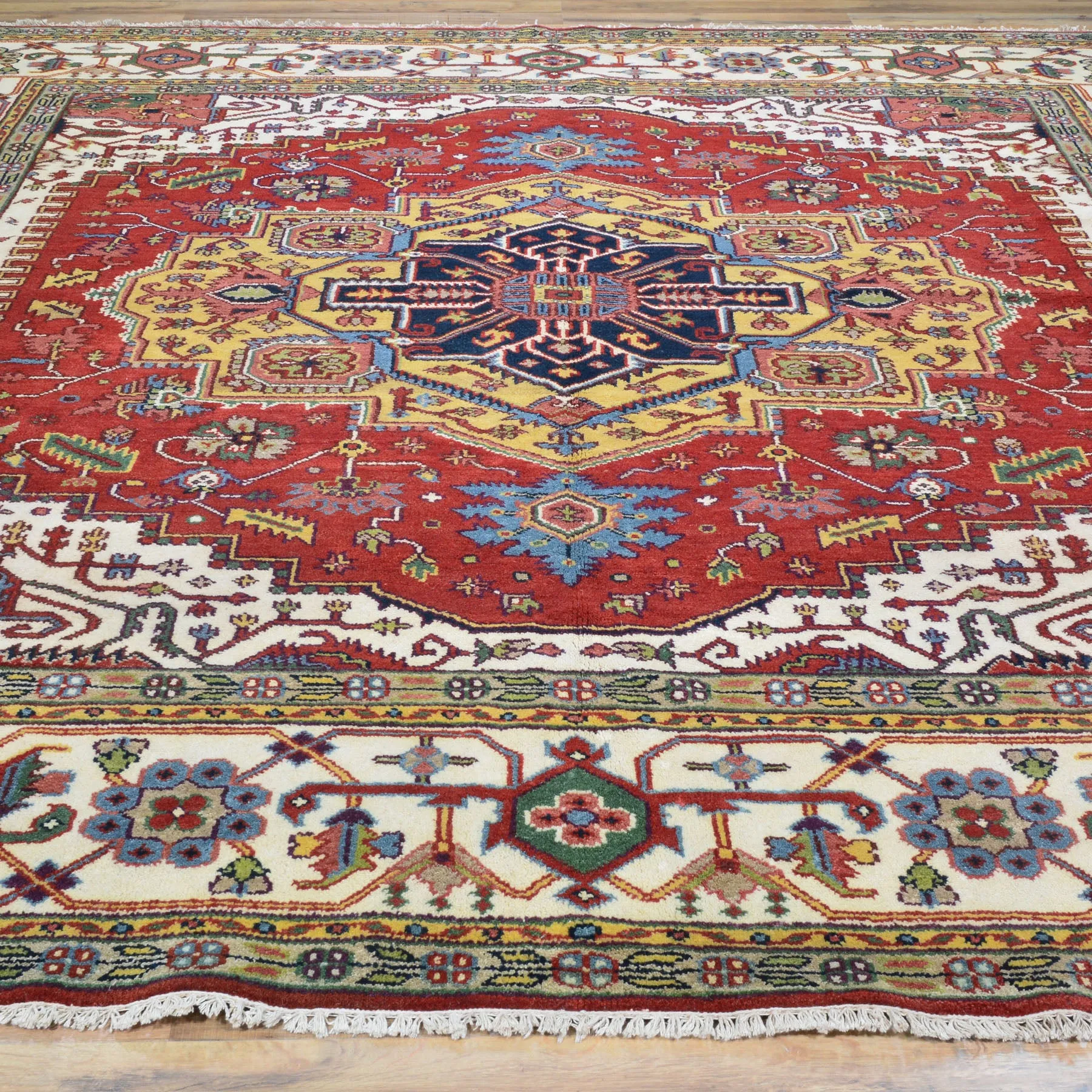 Hand-Knotted Square Heriz Design Traditional Handmade Wool Rug (Size 9.10 X 9.10) Cwral-2733