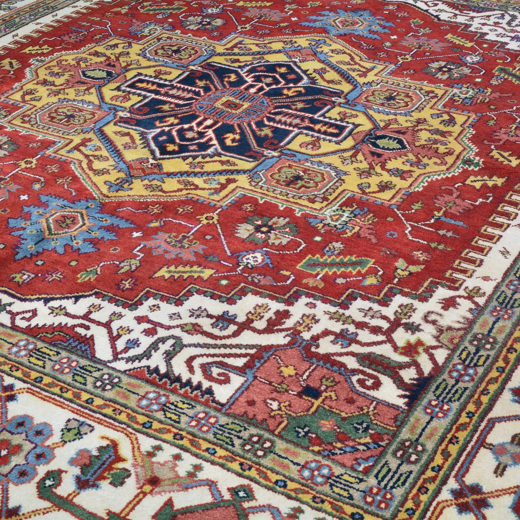 Hand-Knotted Square Heriz Design Traditional Handmade Wool Rug (Size 9.10 X 9.10) Cwral-2733