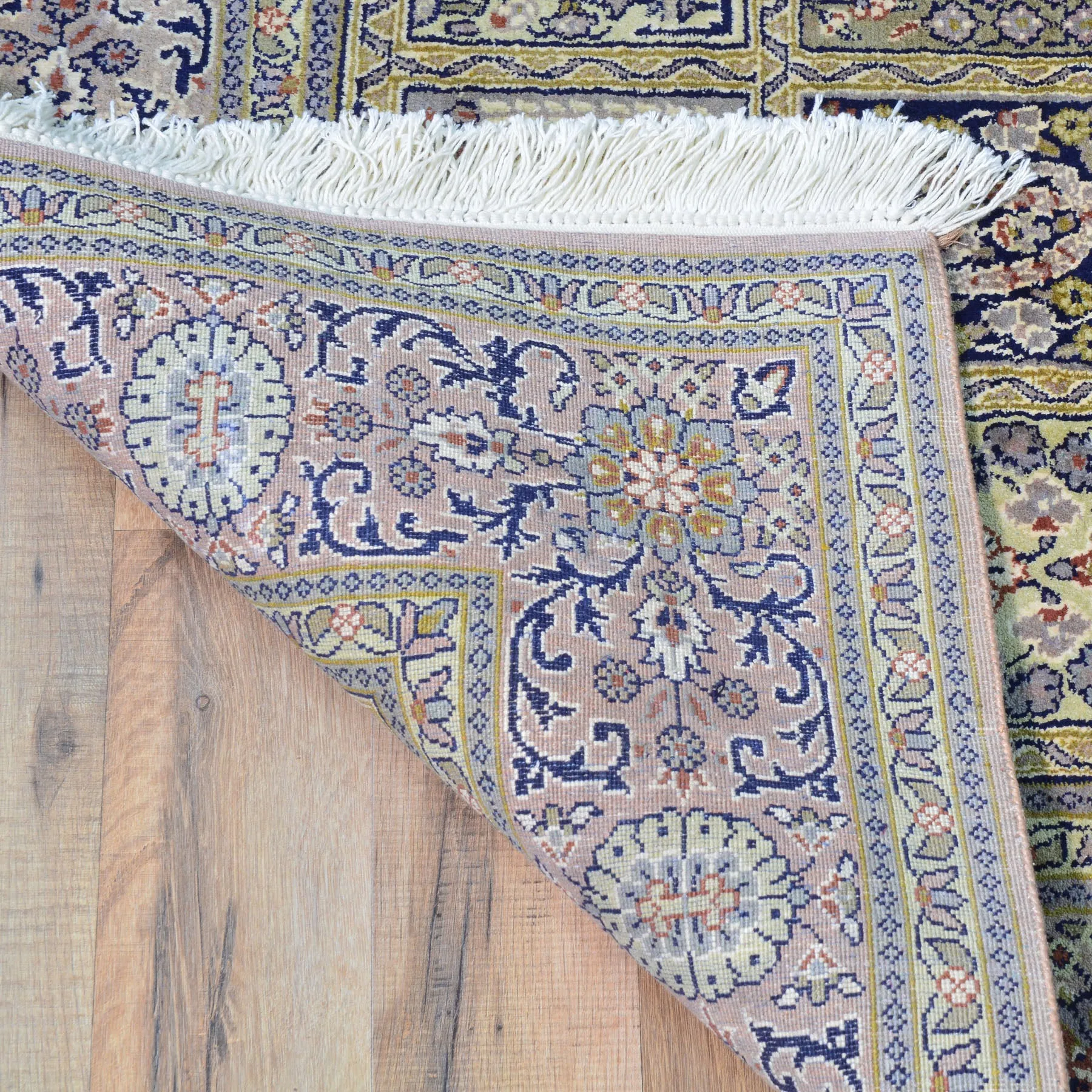 Hand-Knotted Traditional Design Kashmiri Silk Handmade Rug (Size 4.1 X 6.3) Cwral-9168