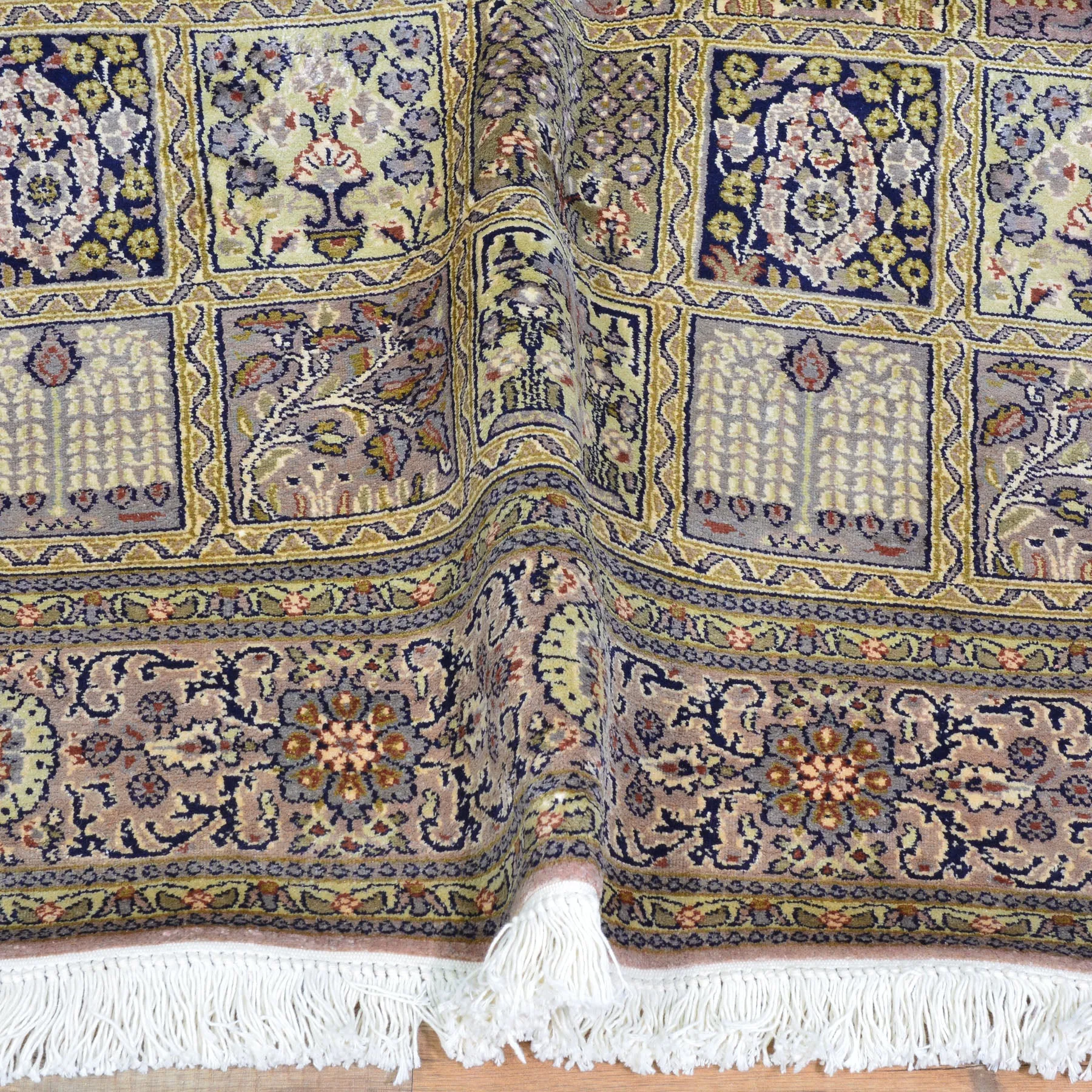 Hand-Knotted Traditional Design Kashmiri Silk Handmade Rug (Size 4.1 X 6.3) Cwral-9168