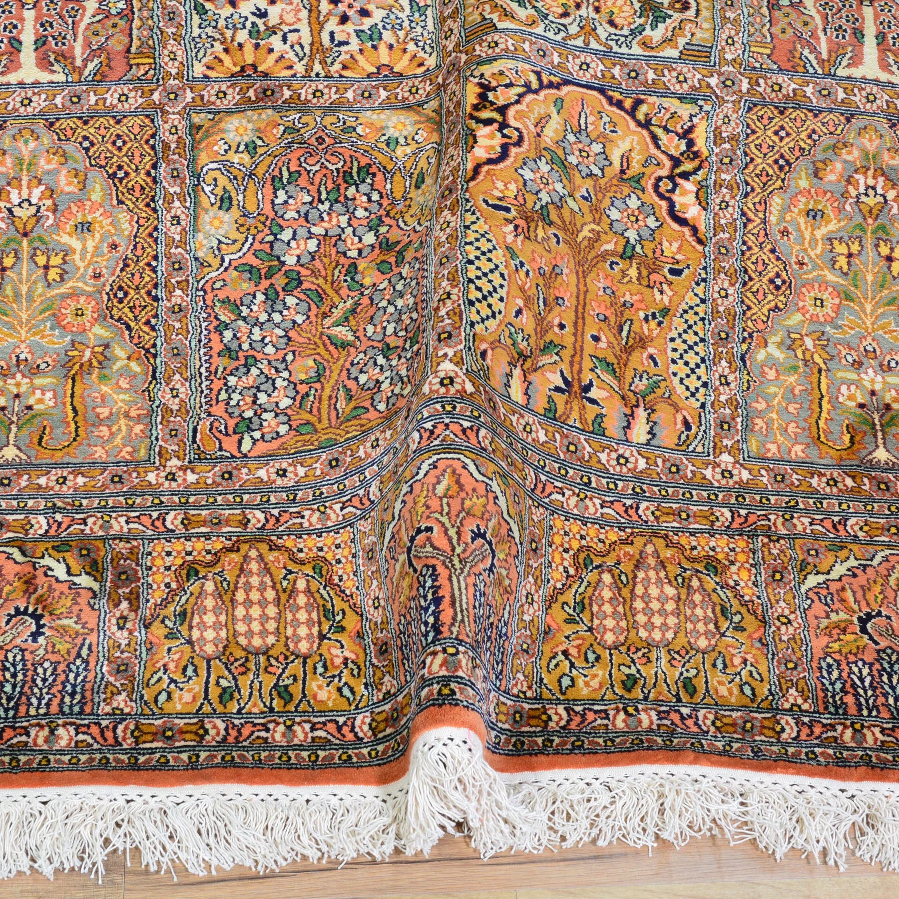 Hand-Knotted Traditional Design Kashmiri Silk Handmade Rug (Size 5.1 X 7.2) Cwral-9216