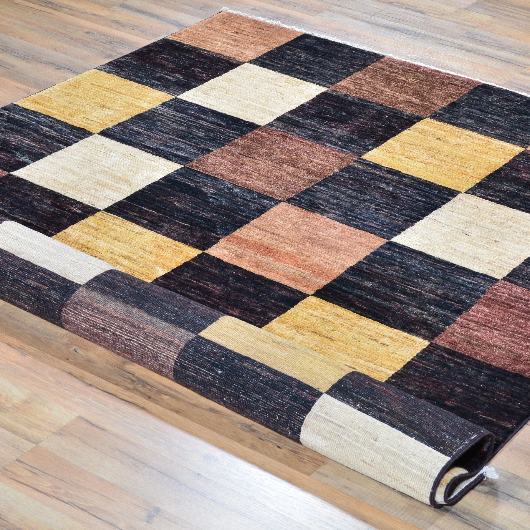 Hand-Knotted Tribal Peshawar Design Gabbeh Wool Rug (Size 4.11 X 6.5) Brral-834