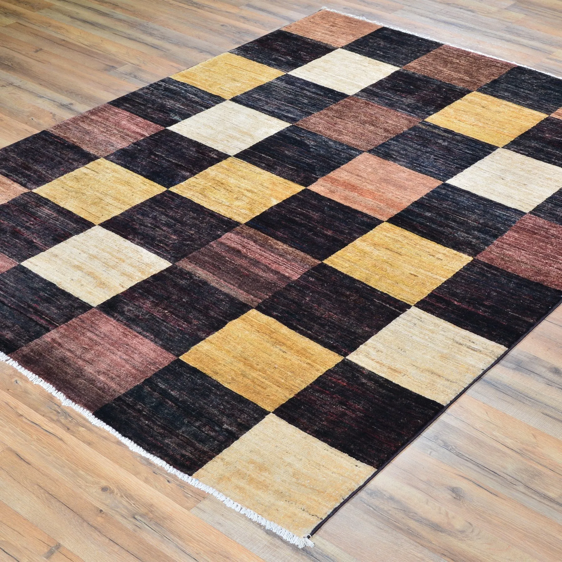 Hand-Knotted Tribal Peshawar Design Gabbeh Wool Rug (Size 4.11 X 6.5) Brral-834