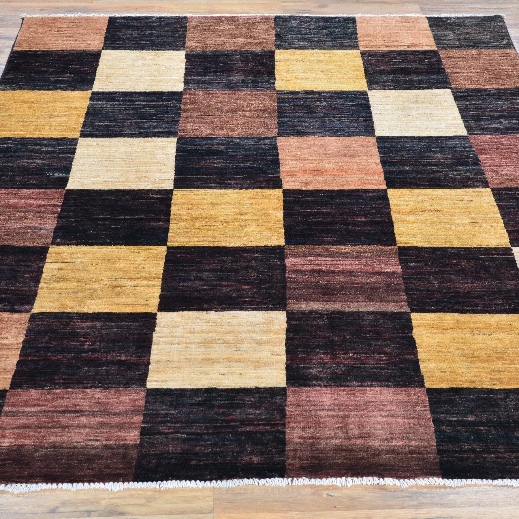 Hand-Knotted Tribal Peshawar Design Gabbeh Wool Rug (Size 4.11 X 6.5) Brral-834