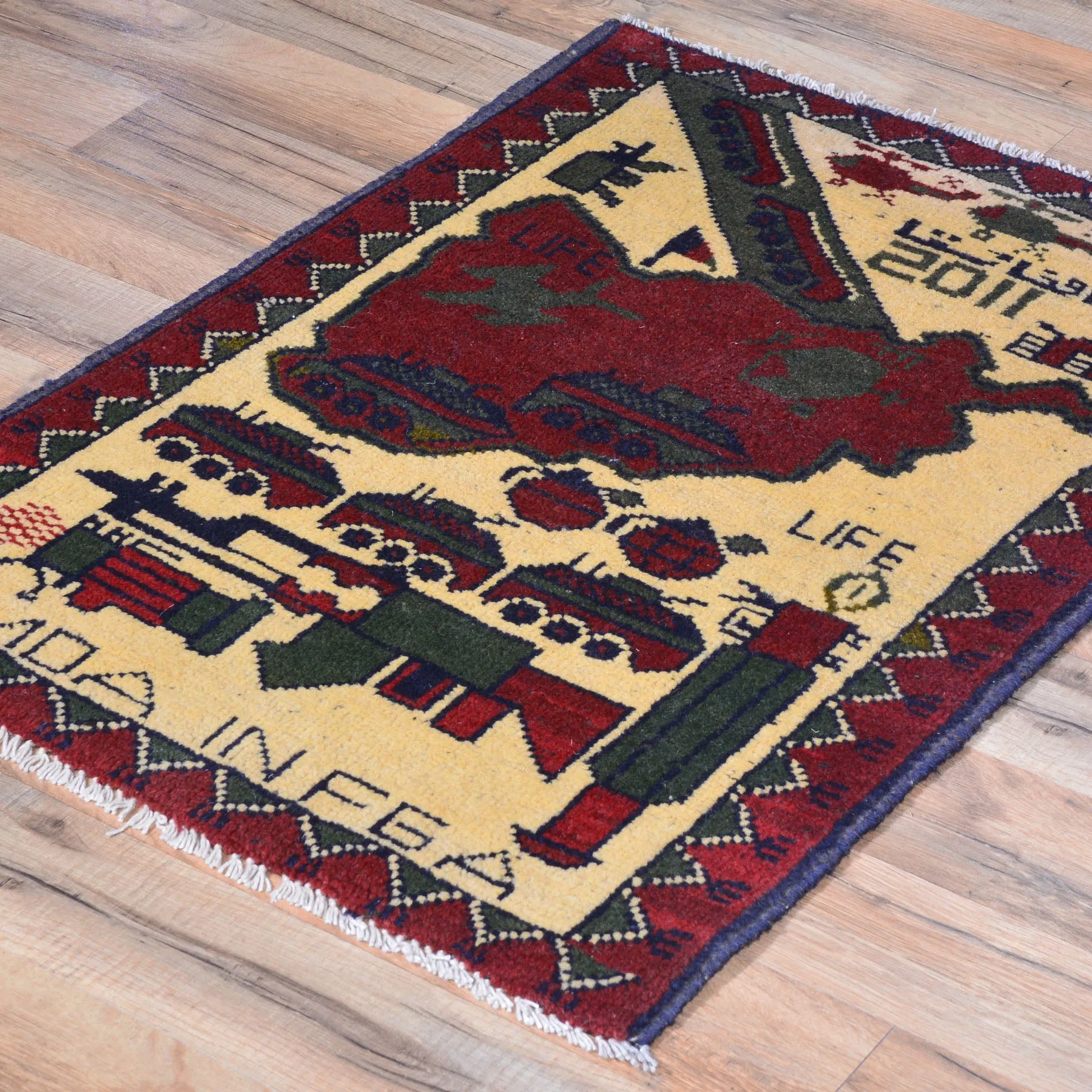 Hand-Knotted Tribal War Design Handmade wool Rug (Size 2.0 X 2.7) Cwral-7872