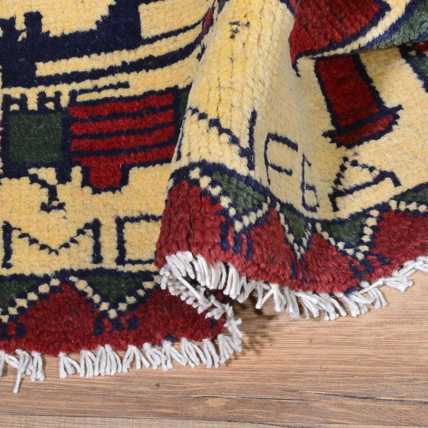 Hand-Knotted Tribal War Design Handmade wool Rug (Size 2.0 X 2.7) Cwral-7872