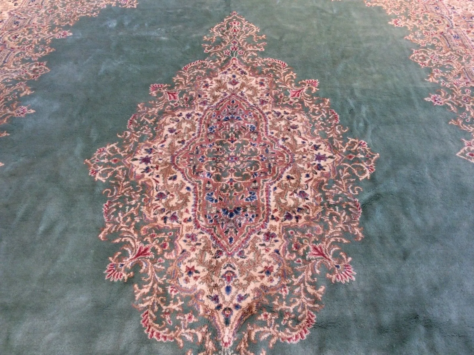 Hand-Knotted Vintage Traditional Design Wool Rug (Size 11.6 X 16.10) Brrsf-1209