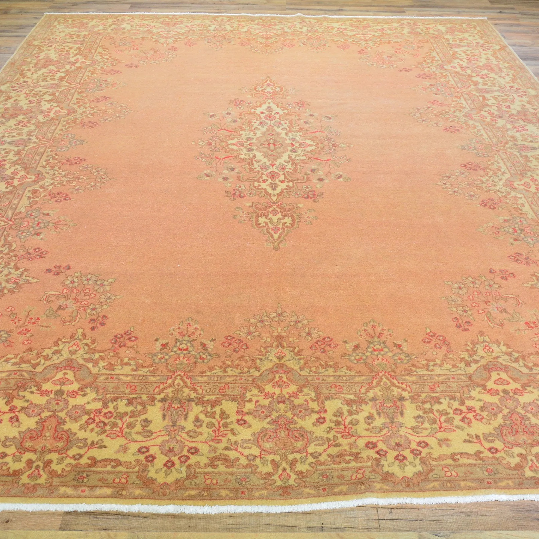 Hand-Knotted Vintage traditional Design Wool Rug (Size 7.9 X 9.8) Brrsf-810