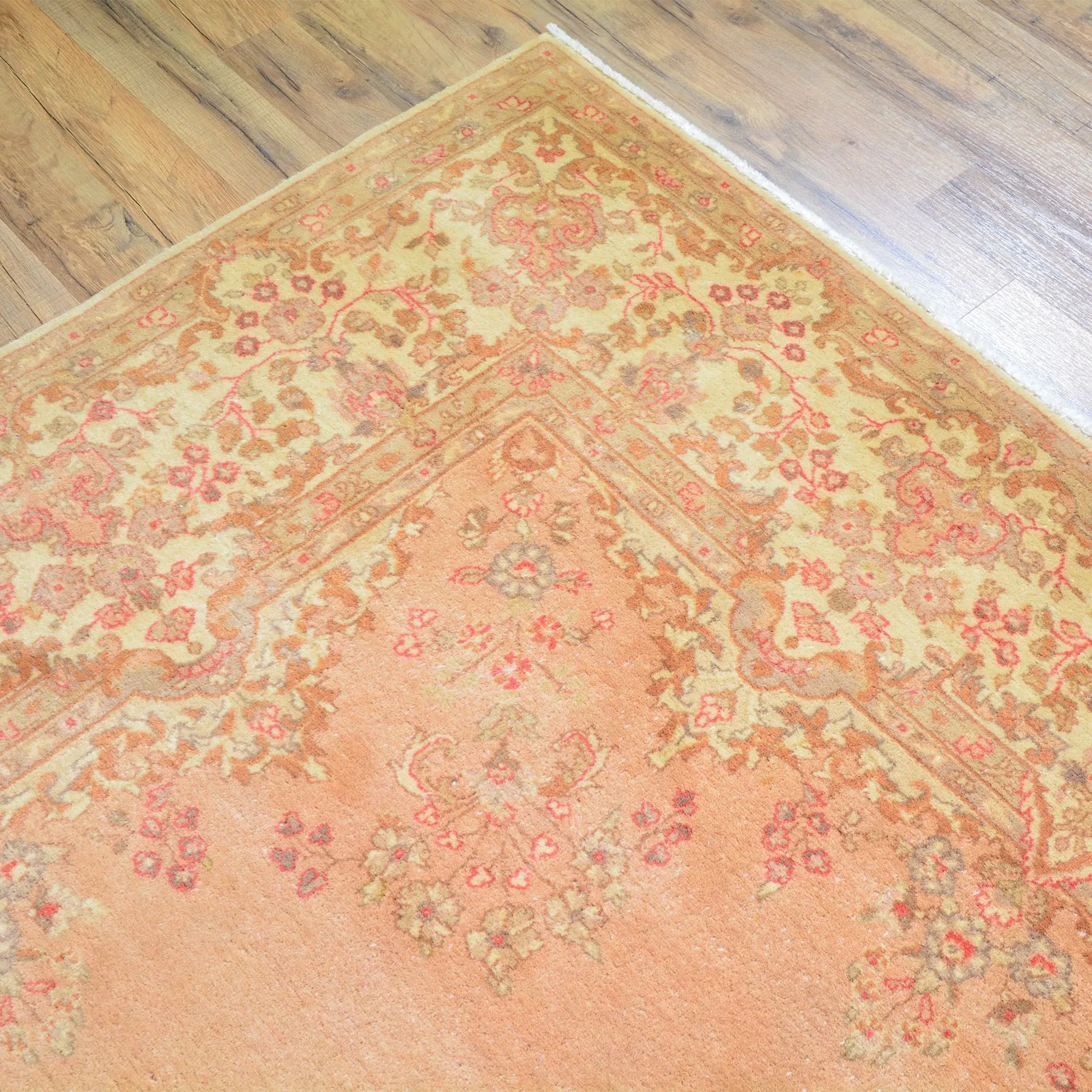 Hand-Knotted Vintage traditional Design Wool Rug (Size 7.9 X 9.8) Brrsf-810