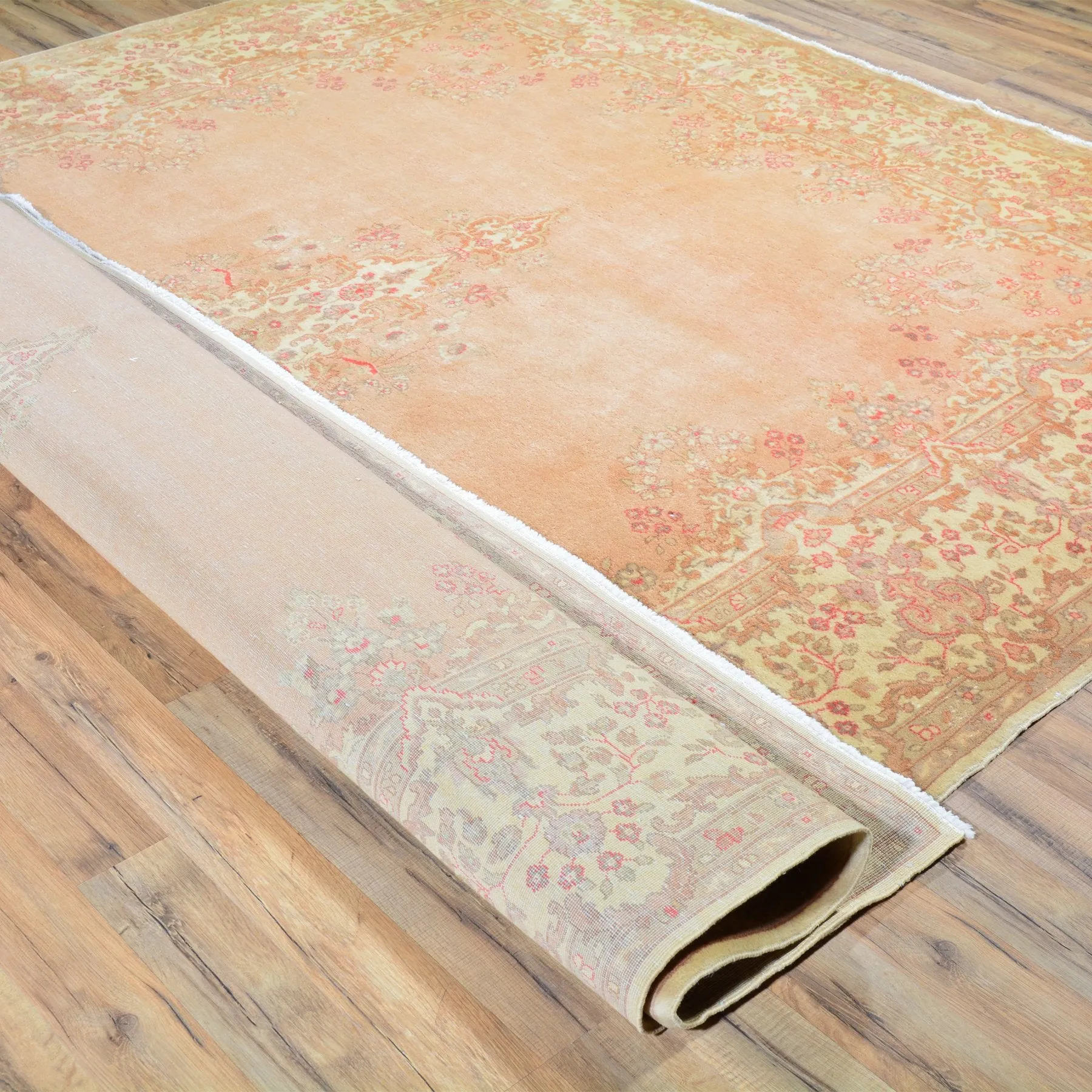 Hand-Knotted Vintage traditional Design Wool Rug (Size 7.9 X 9.8) Brrsf-810