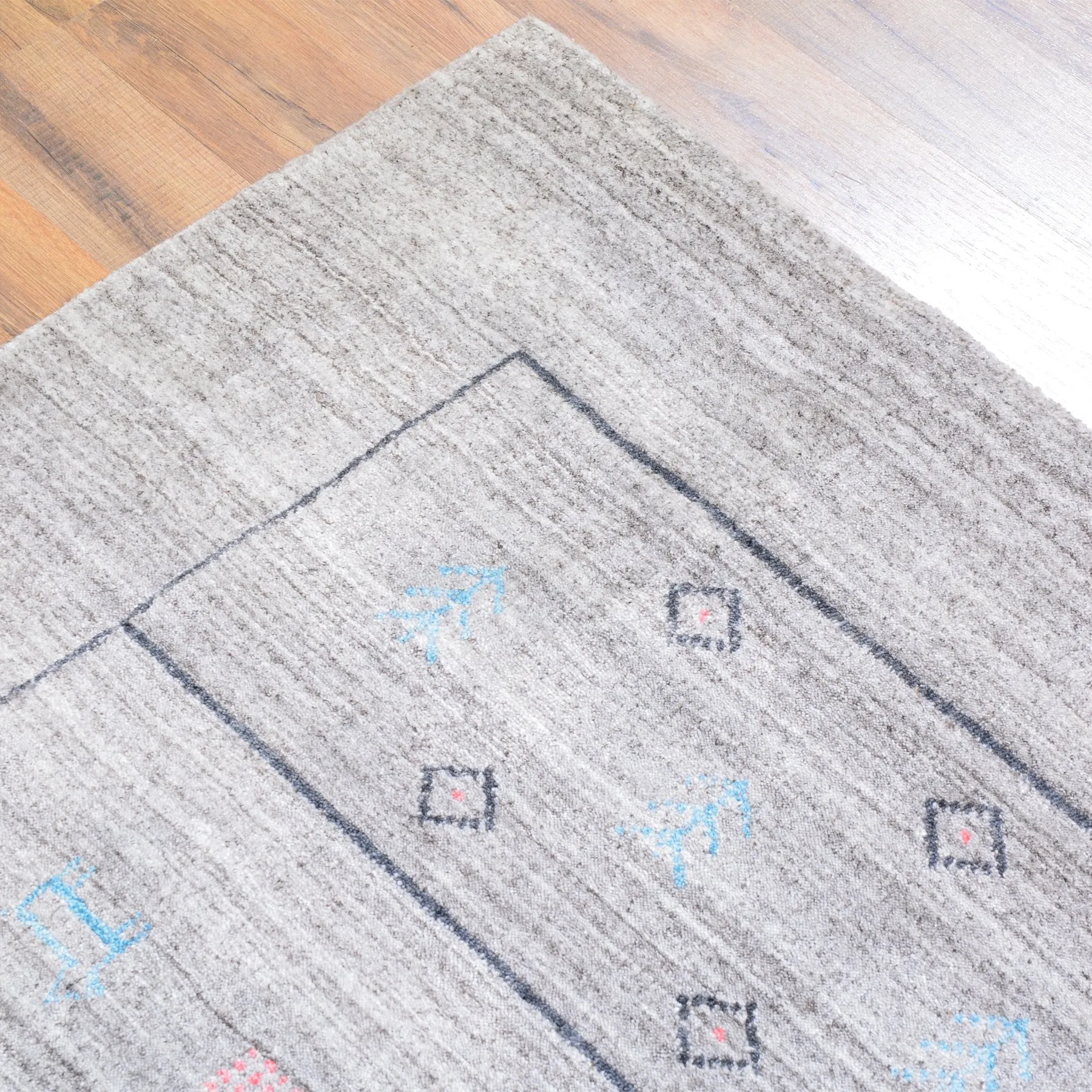 Hand-Loomed Bamboo Silk Modern Contemporary Gabbeh Rug (Size 5.3 X 7.0) Brral-762