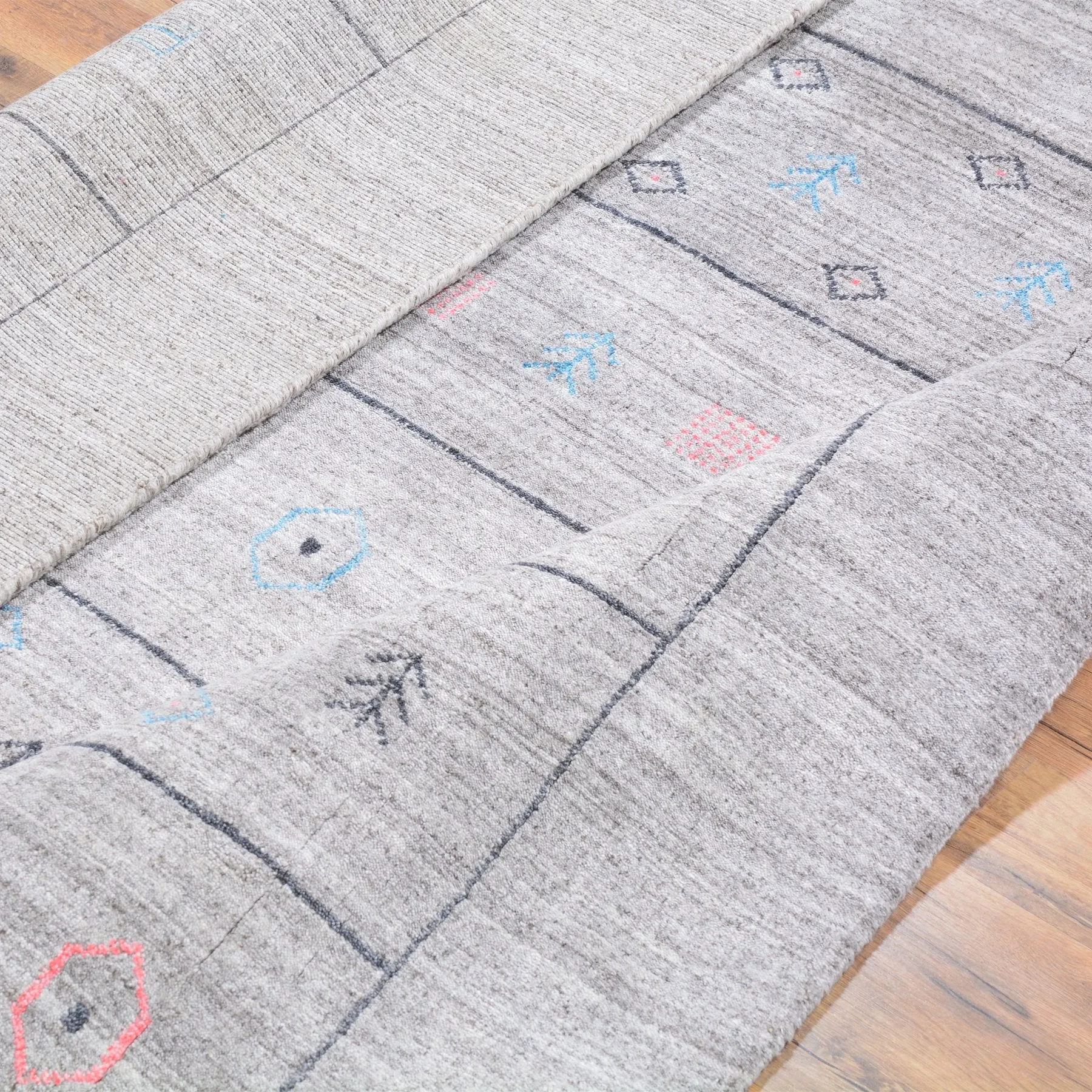Hand-Loomed Bamboo Silk Modern Contemporary Gabbeh Rug (Size 5.3 X 7.0) Brral-762
