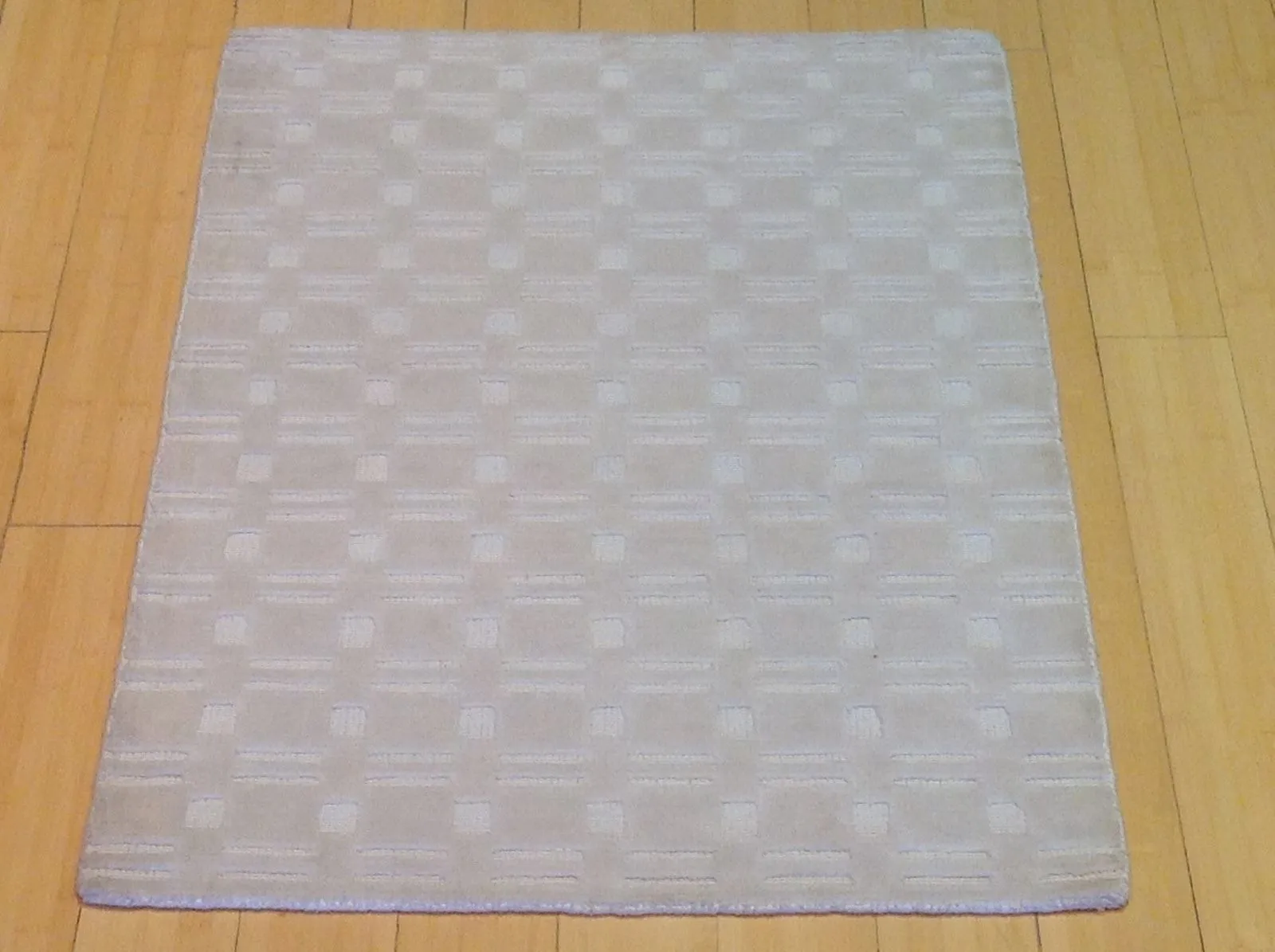 Hand-Loomed Fine Bamboo Slik Wool Rug (Size 2.1 X 3.0) Brral-2055