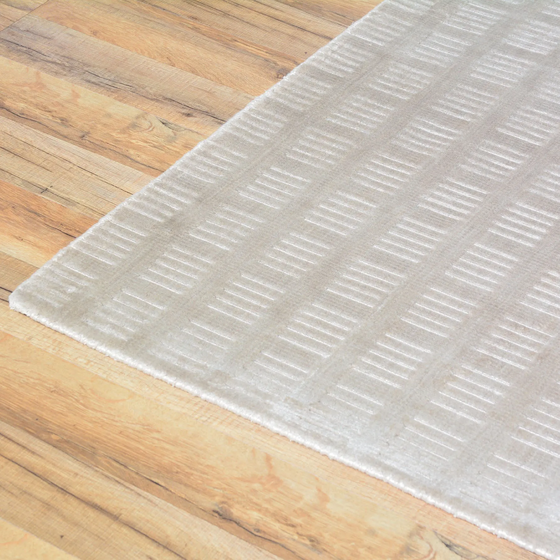 Hand-Loomed Fine Bamboo Slik Wool Rug (Size 2.1 X 3.0) Cwral-2004