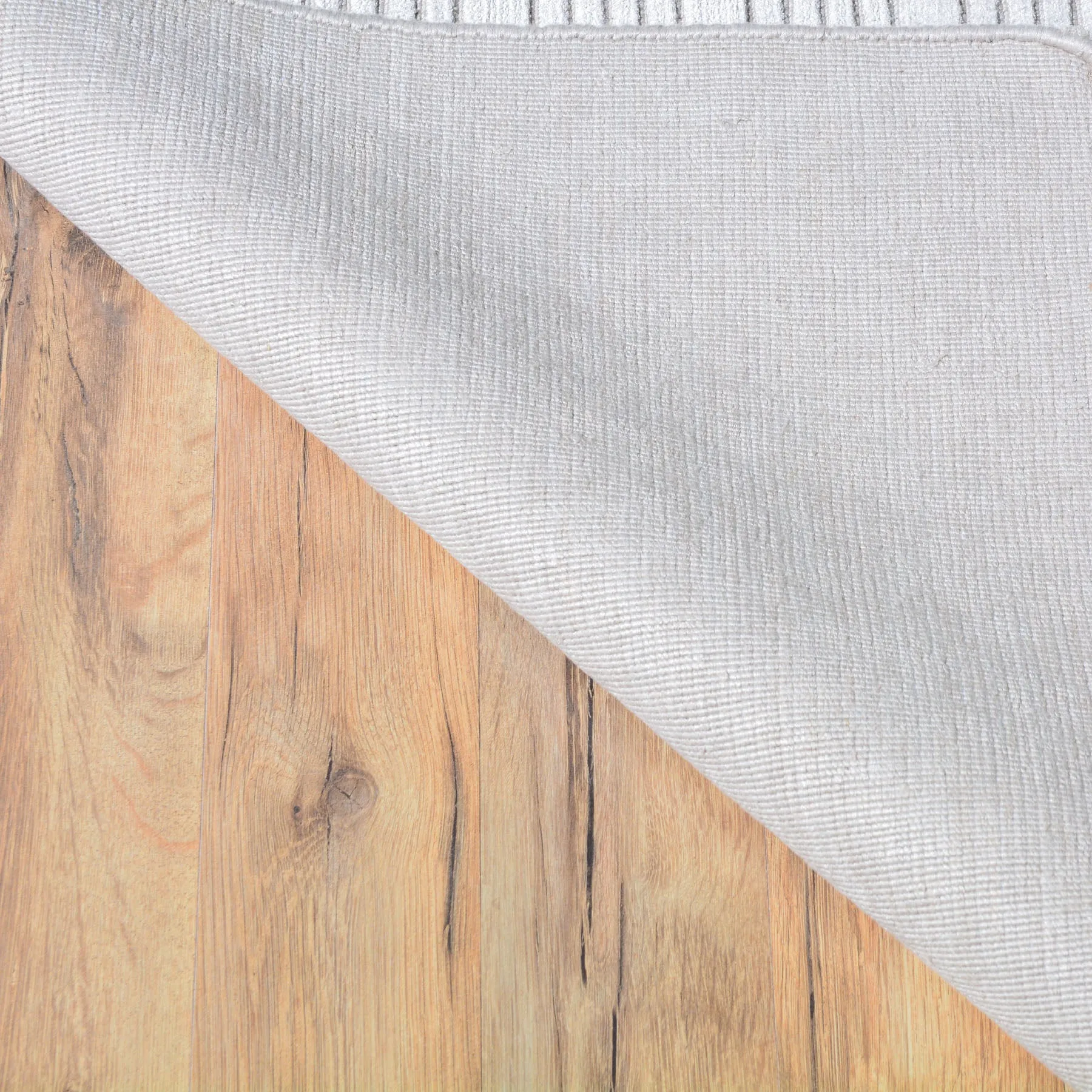 Hand-Loomed Fine Bamboo Slik Wool Rug (Size 2.1 X 3.0) Cwral-2004