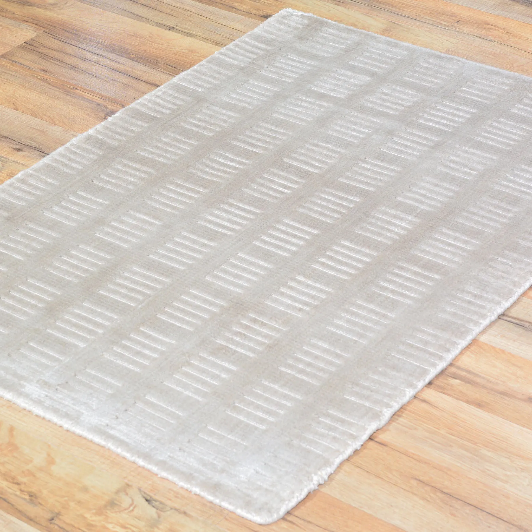 Hand-Loomed Fine Bamboo Slik Wool Rug (Size 2.1 X 3.0) Cwral-2004
