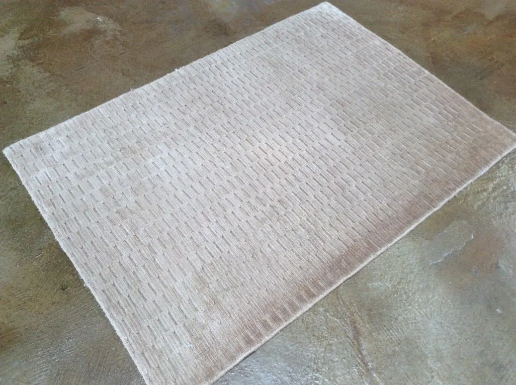 Hand-Loomed Modern Gabbeh Design Bamboo Silk Rug (Size 2.1 X 3.0) Brrsf-1710
