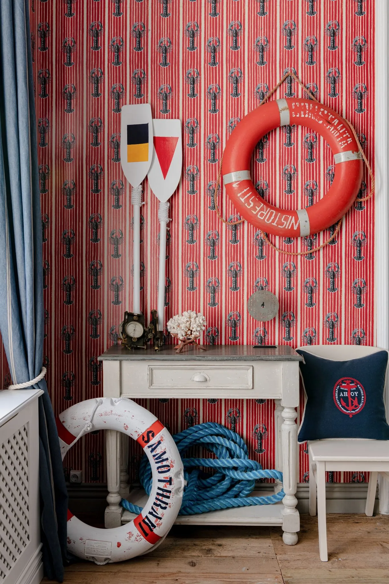MEDITERRANEAN LOBSTERS Red Wallpaper