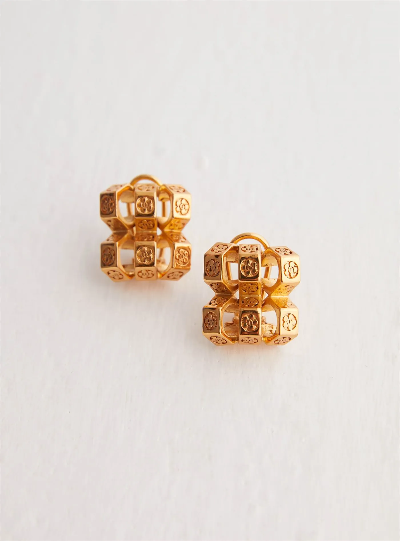 Outhouse   I   Oh Poppi Christopher Street Bolt Stud Earrings Brass, Gold Accessories OHAW21SE061