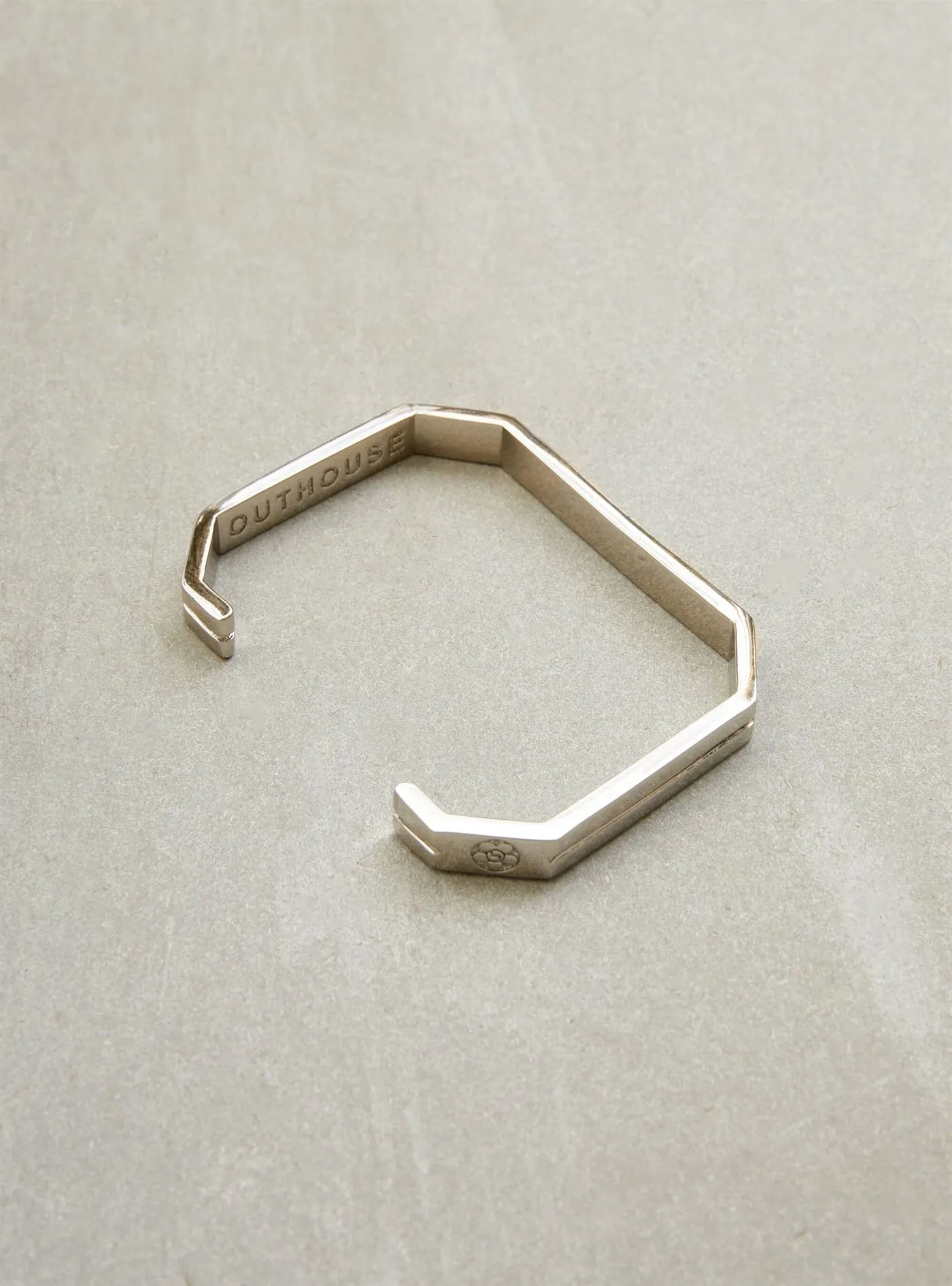 Outhouse   I   Poppi Elizabeth Street Bolt Handcuff - Silver Brass, Silver Accessories OHAW21HC203