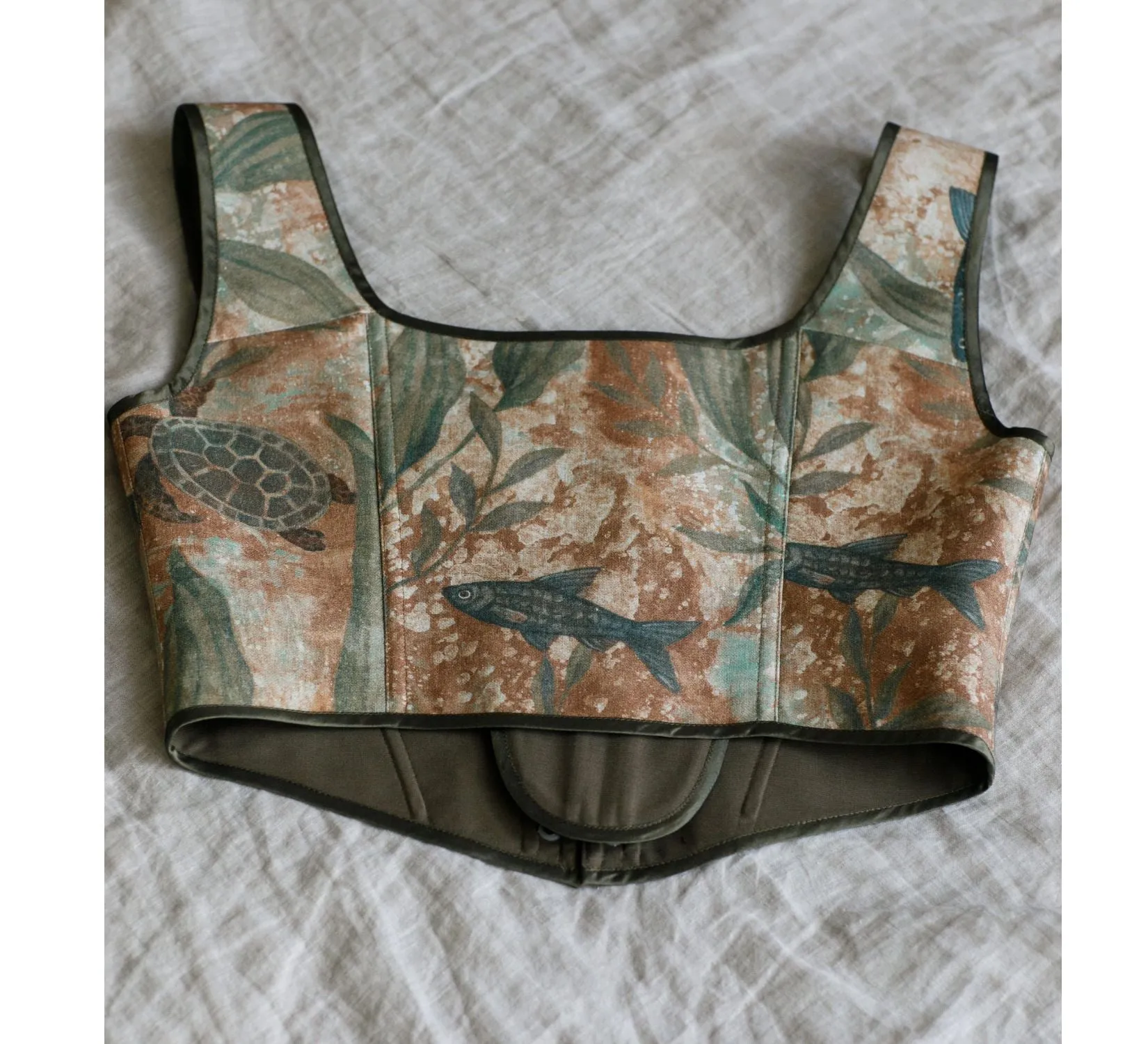 Overbust corset with sea pattern